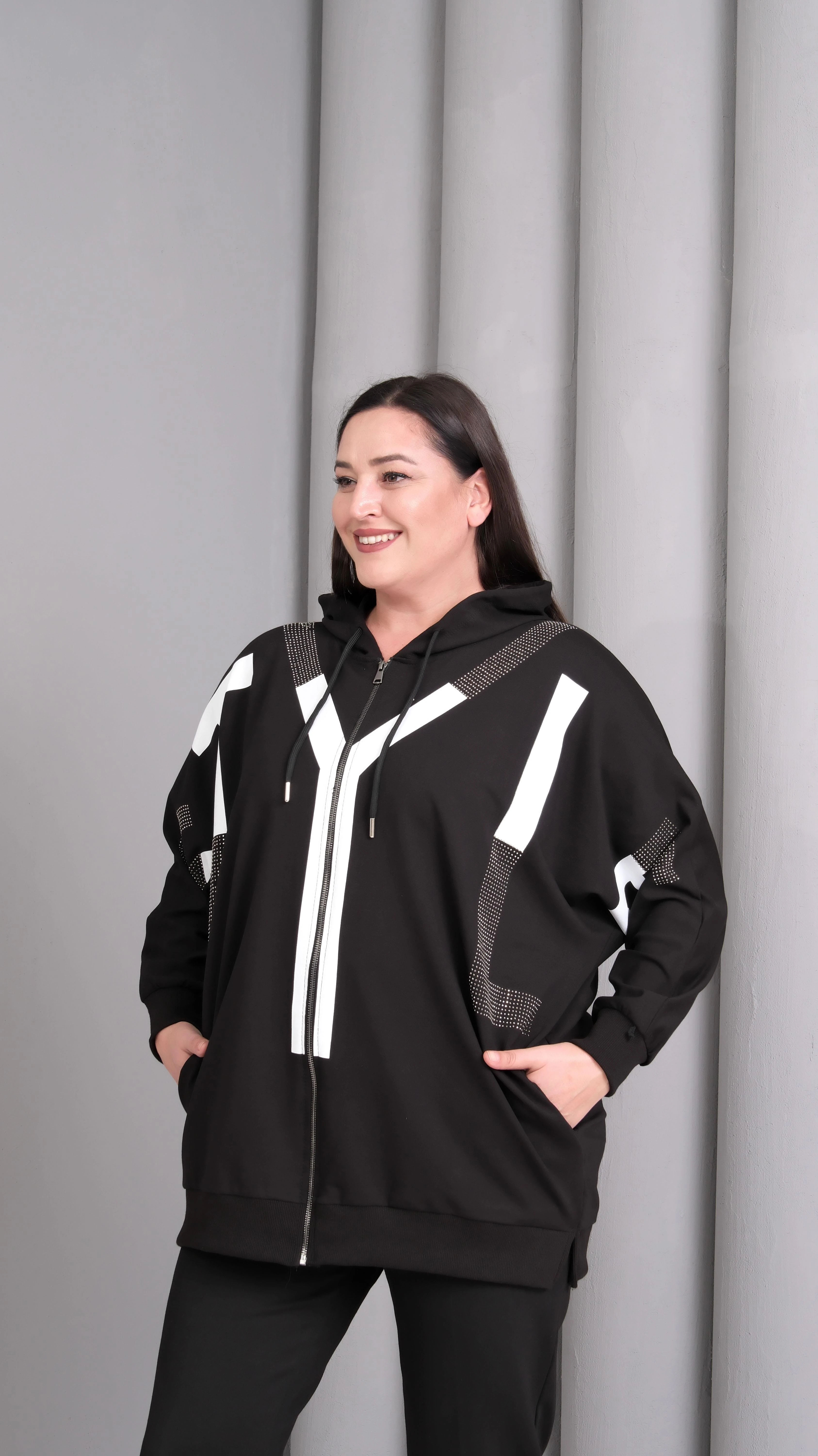 Kadın Büyük Beden Çizgili Taş Baskılı Fermuarlı Sweatshirt - Siyah