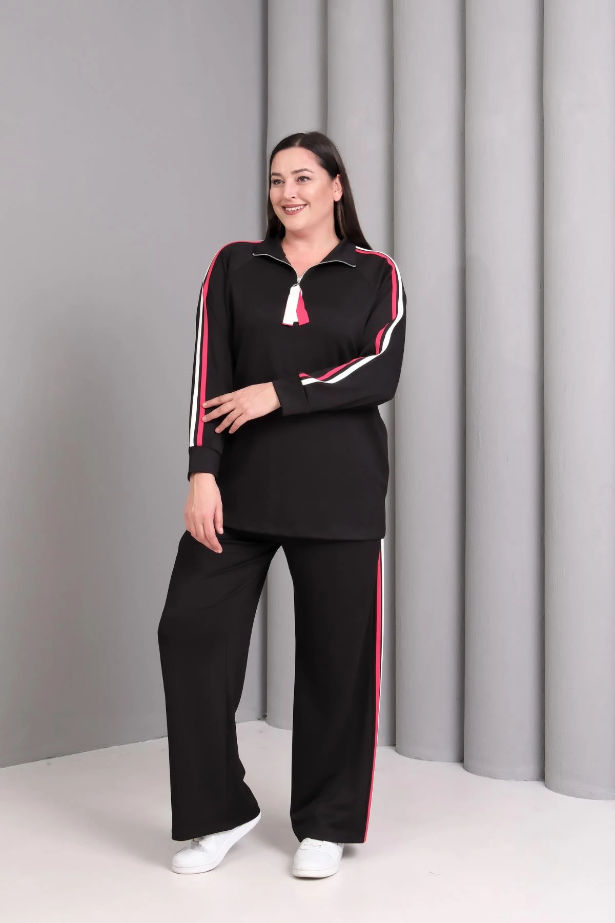 Kadın Büyük Beden Kırmızı Şerit Detay Sho Kumaş Siyah Eşofman Takımı - Siyah