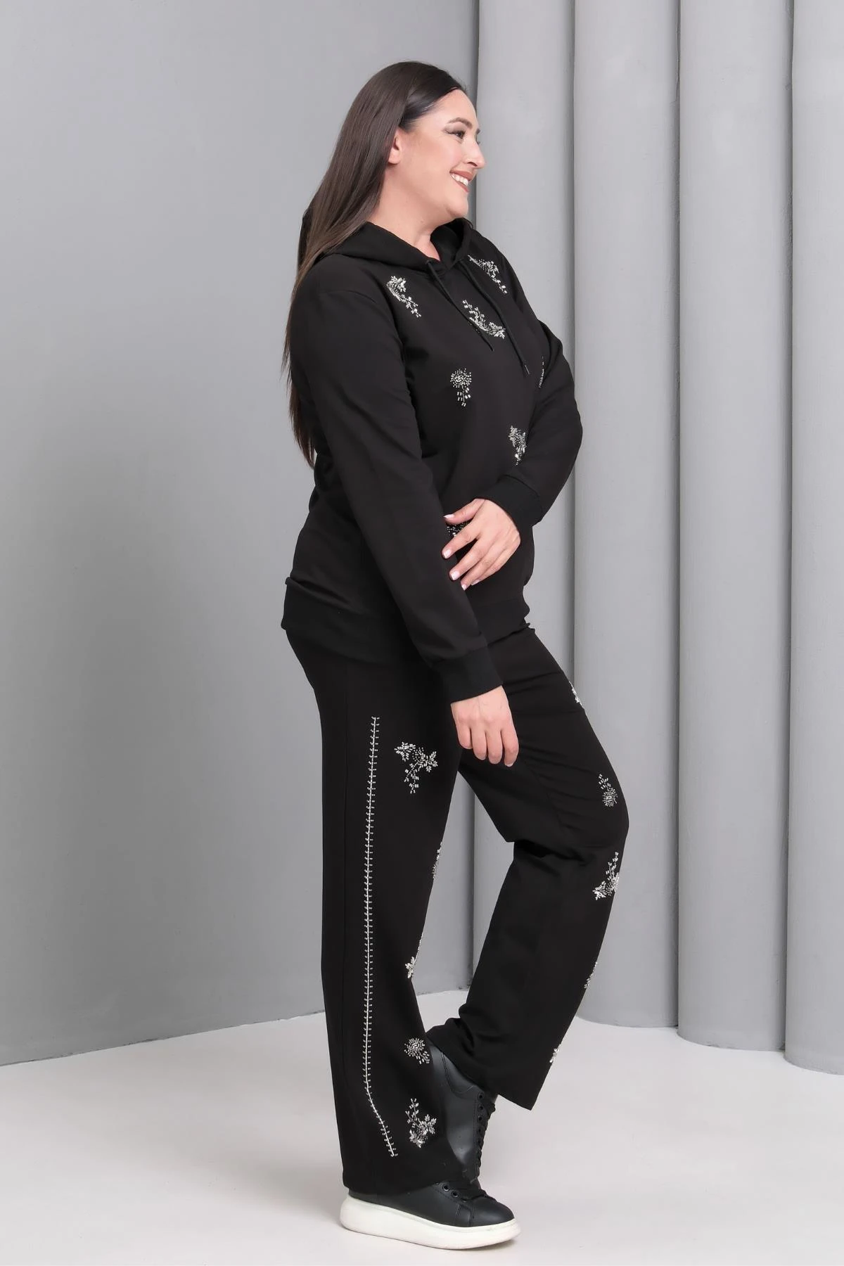 Kadın Büyük Beden Boncuk İşlemeli Siyah Eşofman Takımı - Siyah
