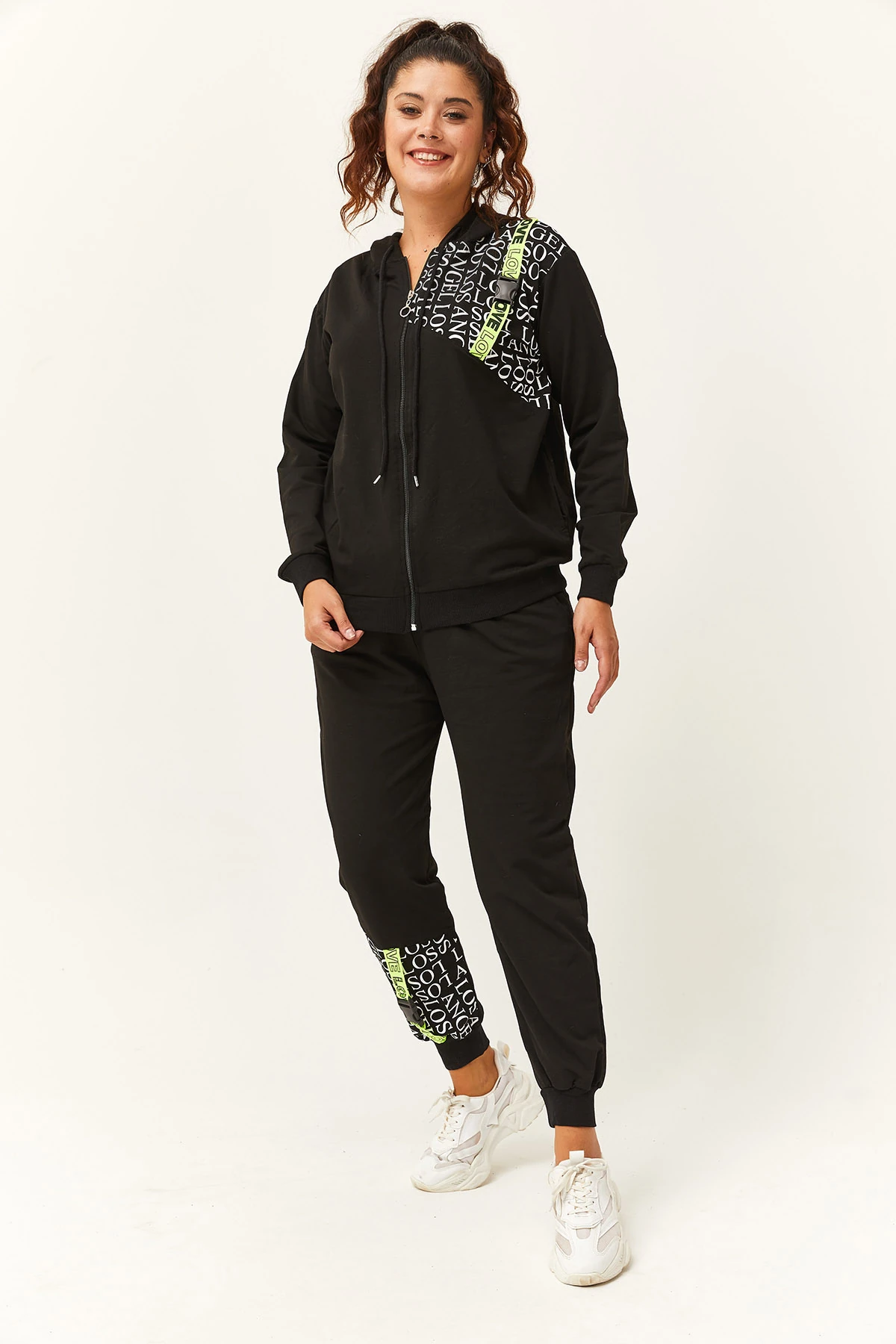 Kadın Büyük Beden Neon Bant Detaylı Yazılı Eşofman Takımı - Siyah