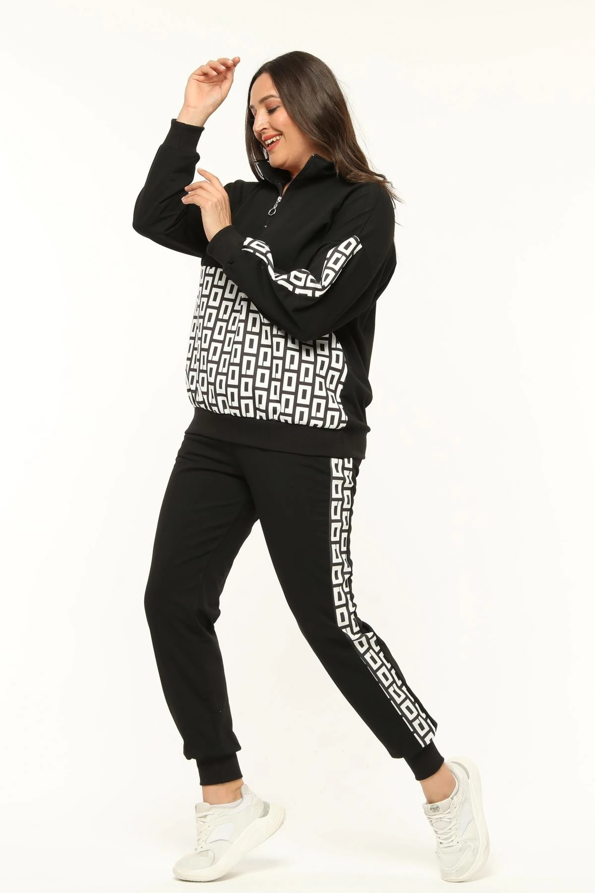 Kadın Büyük Beden Geometrik Baskılı Yarım Balıkçı Fermuarlı Eşofman Takımı - Siyah