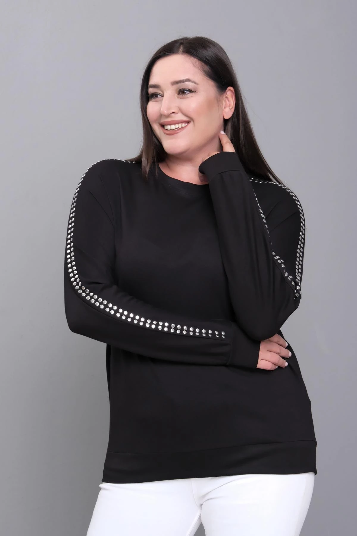 Kadın Büyük Beden Kolları Metal Baskılı Siyah Sweatshirt  - Siyah