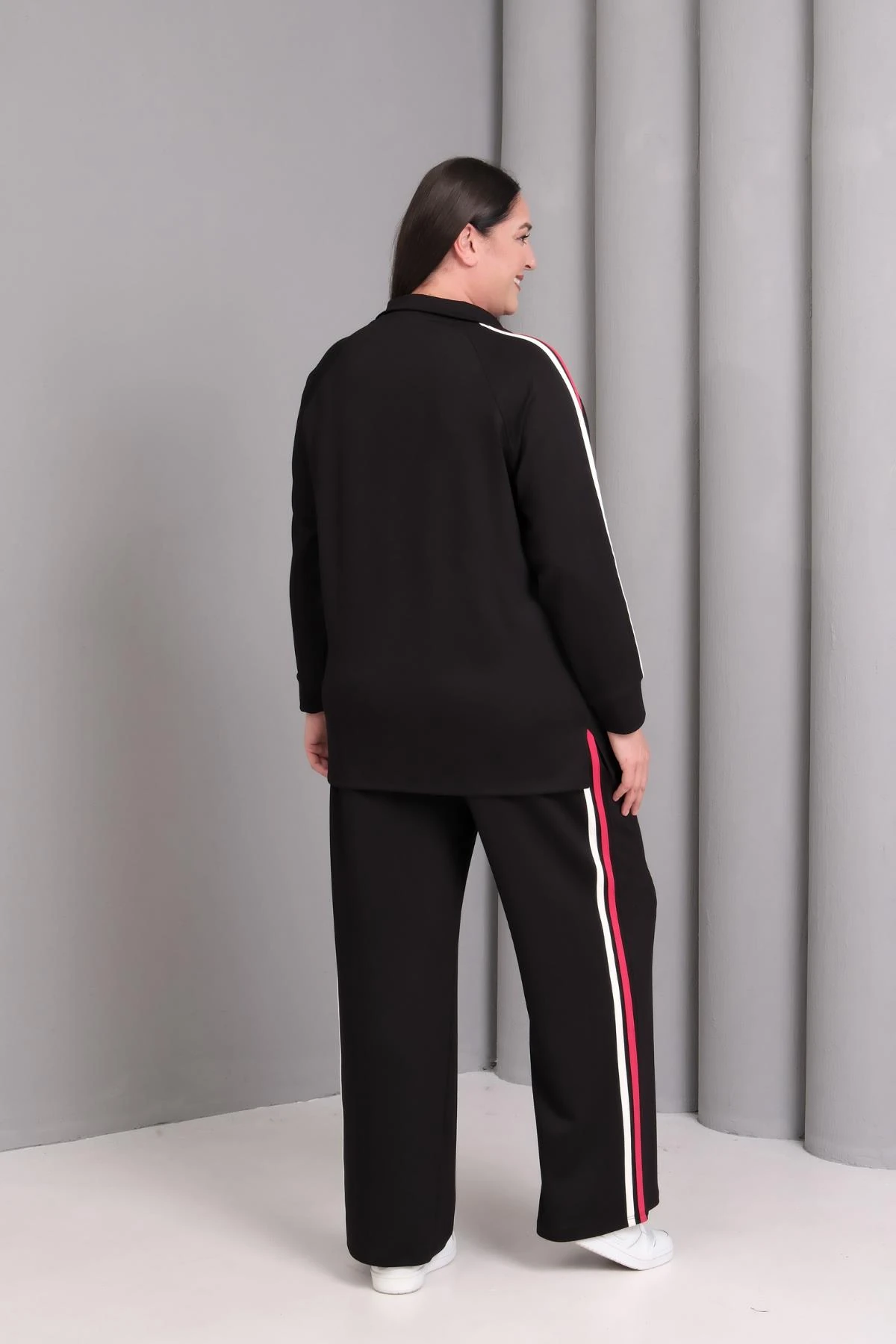 Kadın Büyük Beden Kırmızı Şerit Detay Sho Kumaş Siyah Eşofman Takımı - Siyah