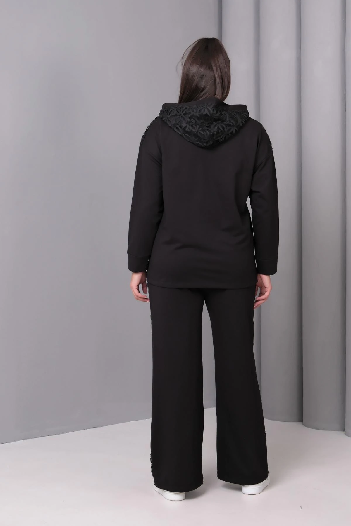 Kadın Büyük Beden Dantel Detaylı Kapüşonlu Siyah Eşofman Takımı