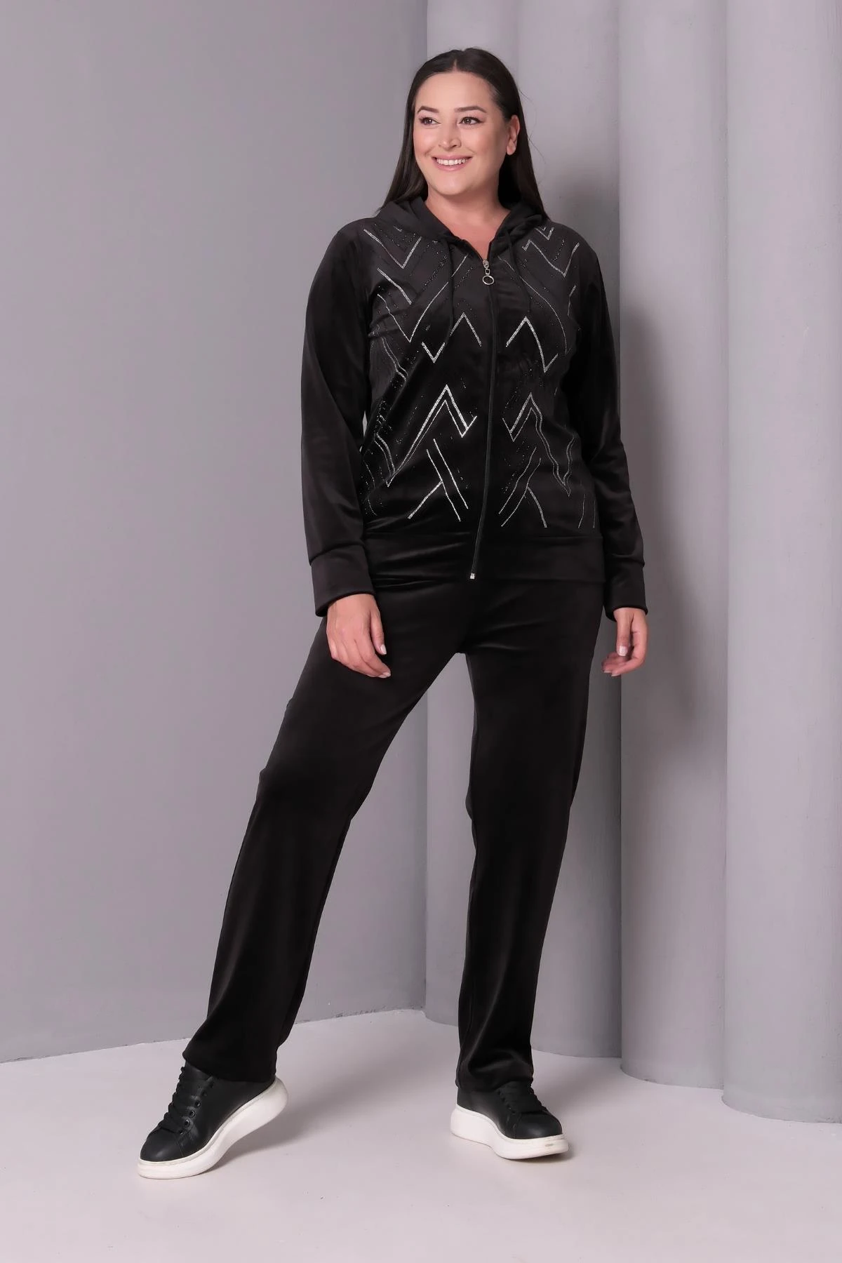 Kadın Büyük Beden Taşlı Kadife Siyah Eşofman Takımı - Siyah