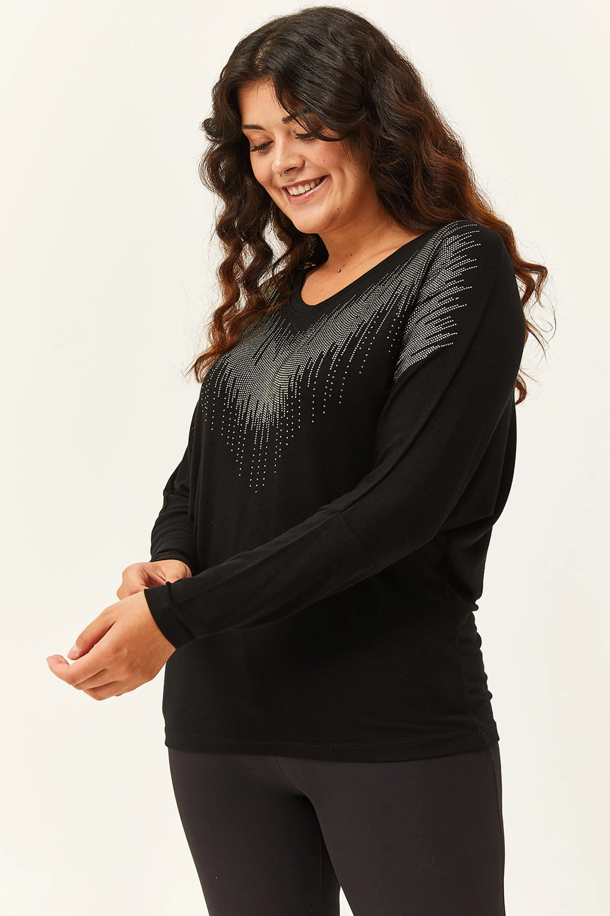 Kadın Büyük Beden Yaka Gri Taş İşlemeli Bluz - Siyah