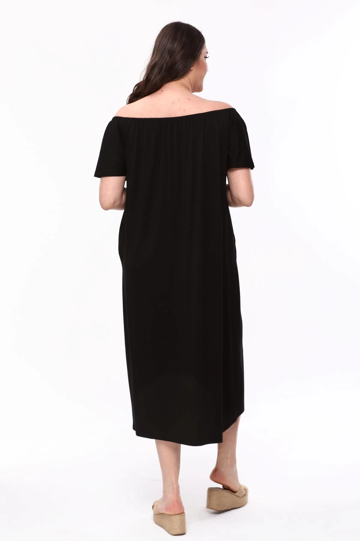 Kadın Büyük Beden Madonna Yaka Püskül Nakışlı Siyah Elbise