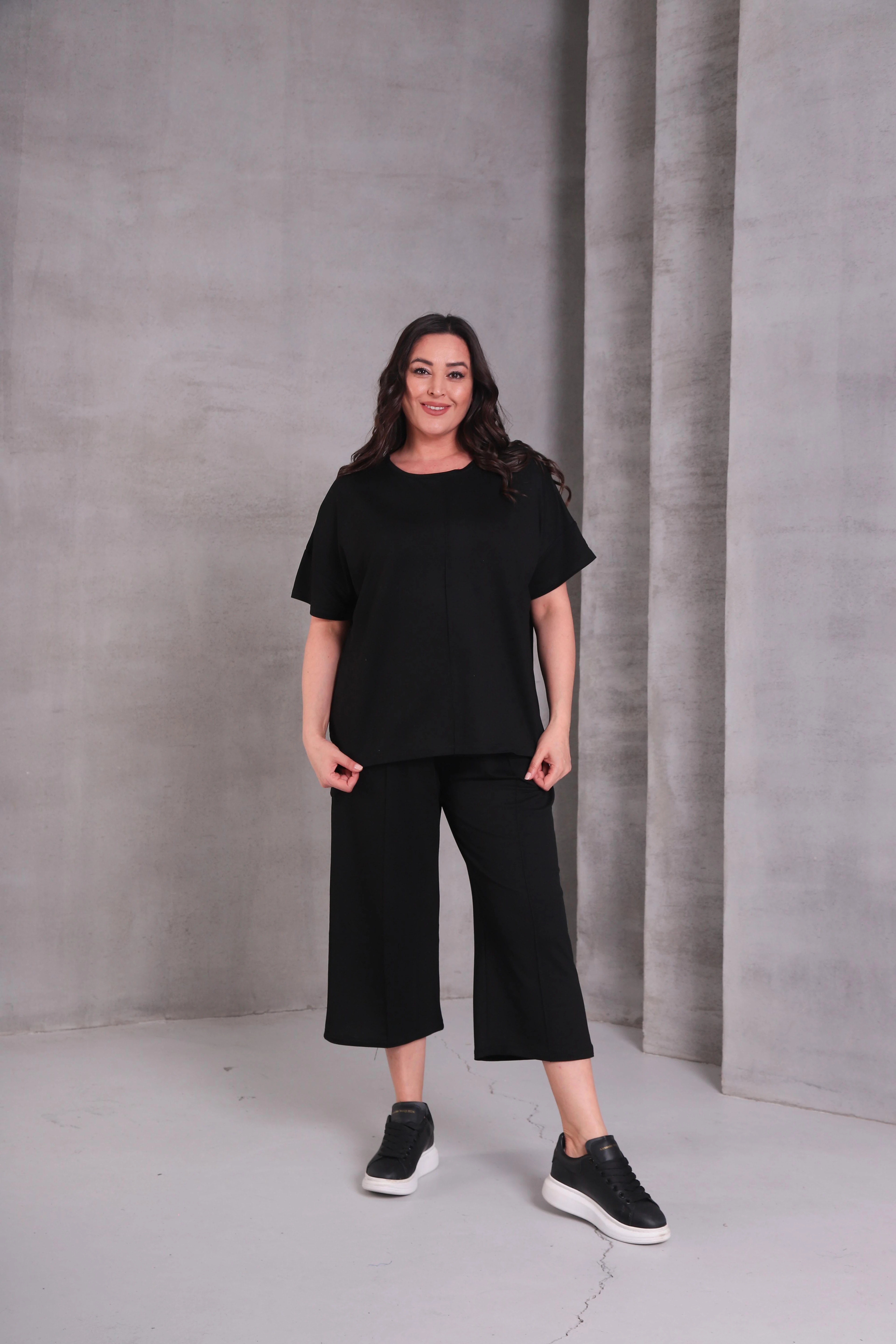 Kadın Büyük Beden Ekstra Rahat Kalıp Kaprili Eşofman Takımı - Siyah