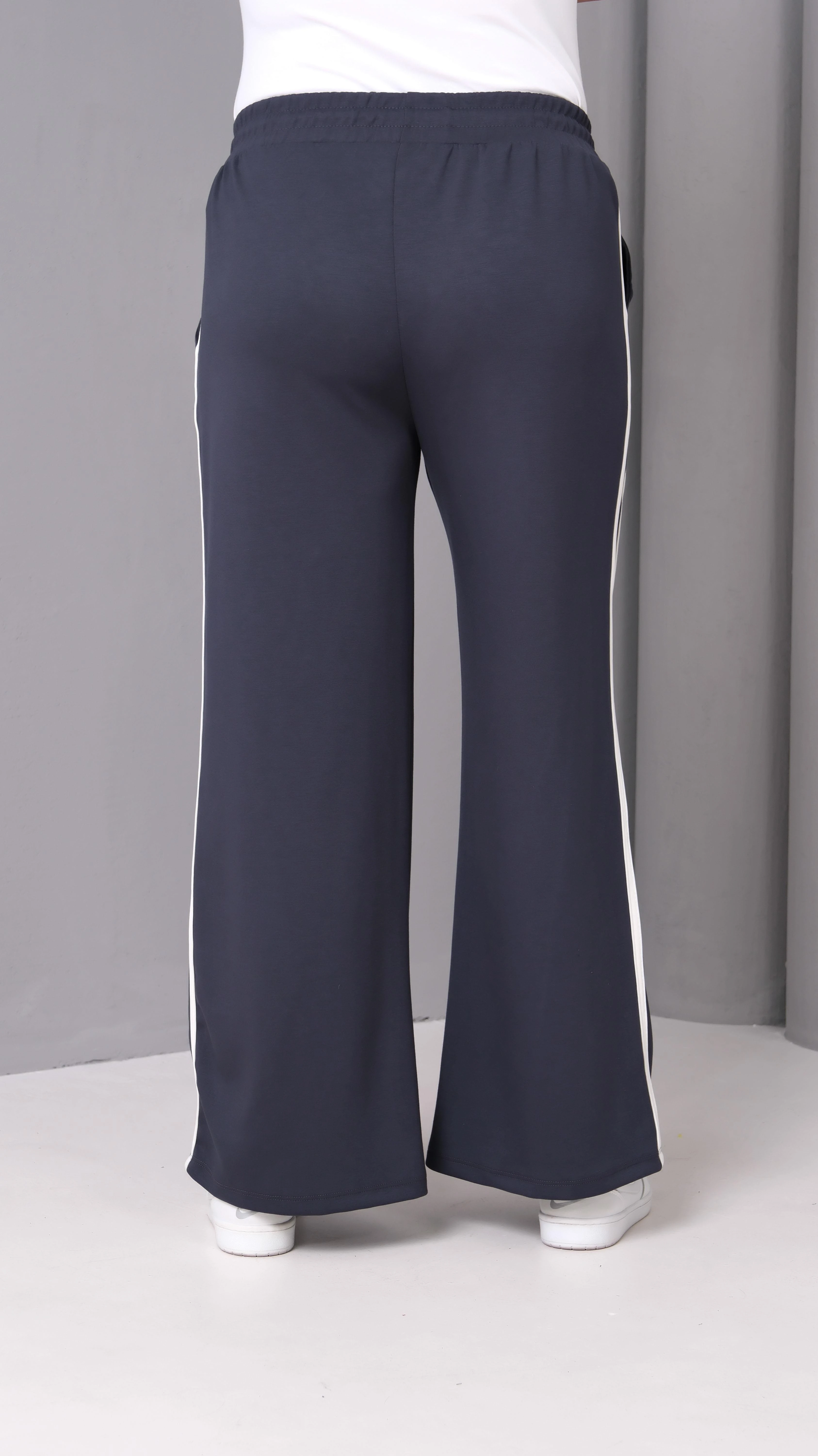 Kadın Büyük Beden Ekstra Rahat Kalıp Çizgili Eşofman Altı - Füme