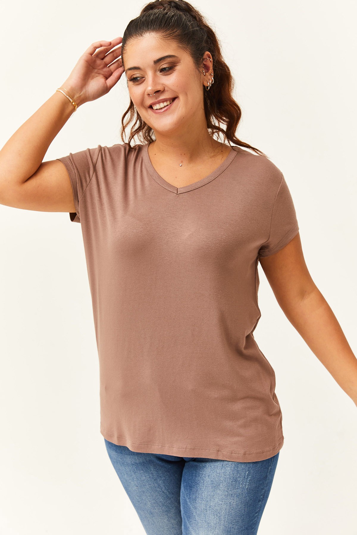 Kadın Büyük Beden V Yaka Basic Kısa Kollu T-Shirt - Vizon