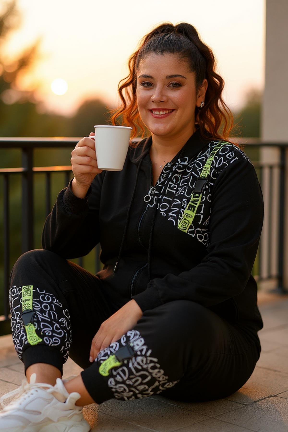 Kadın Büyük Beden Neon Bant Detaylı Yazılı Eşofman Takımı