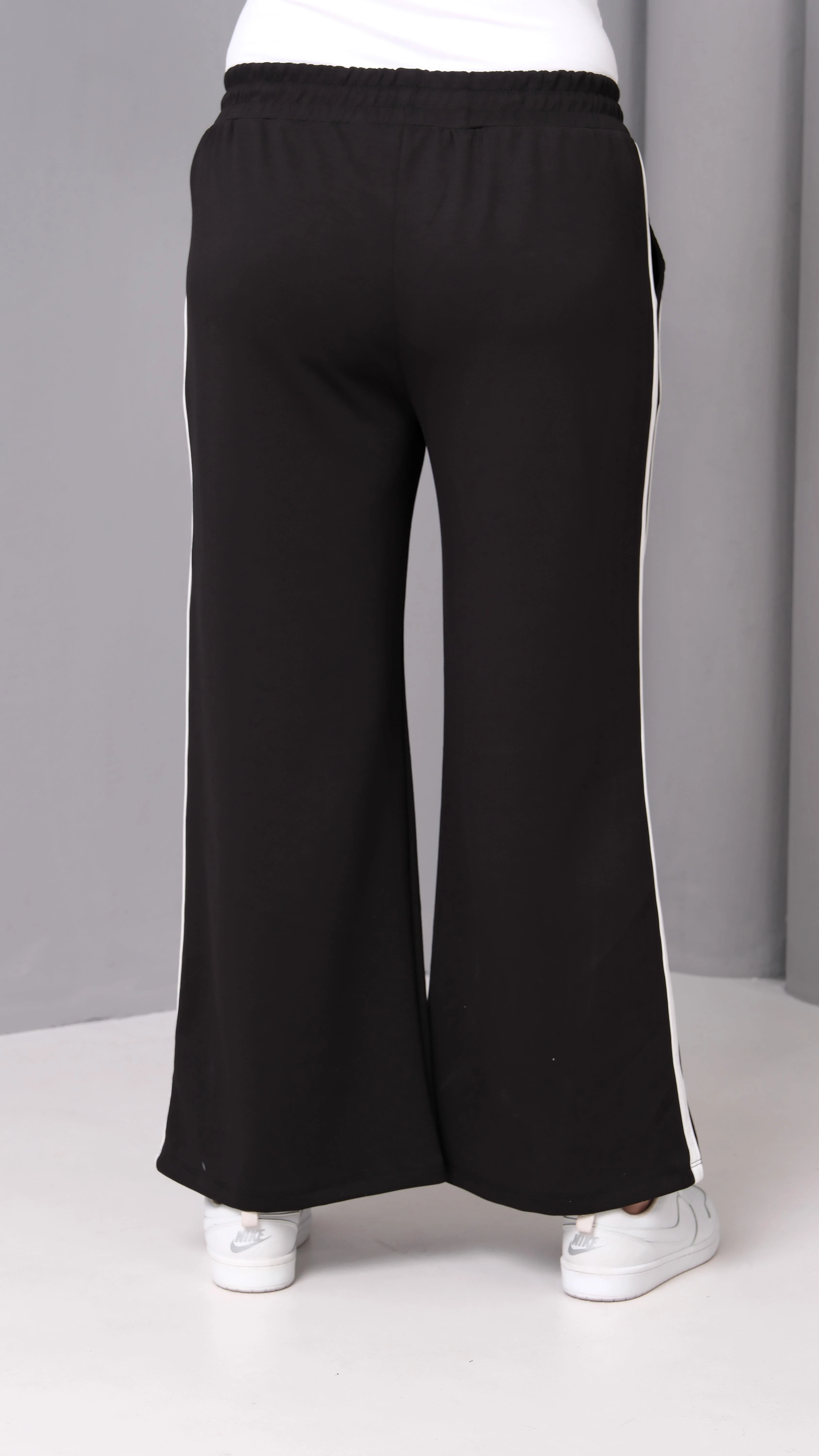 Kadın Büyük Beden Ekstra Rahat Kalıp Çizgili Eşofman Altı - Siyah