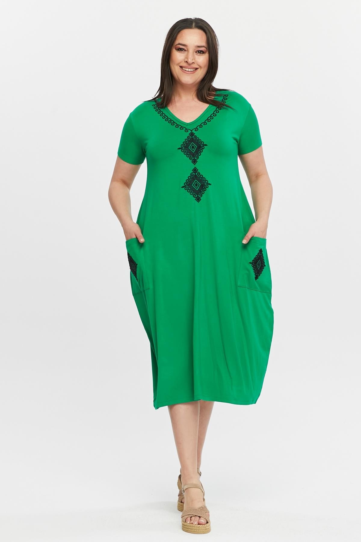 Kadın Büyük Beden Baklava Nakış Detay Elbise - Yeşil