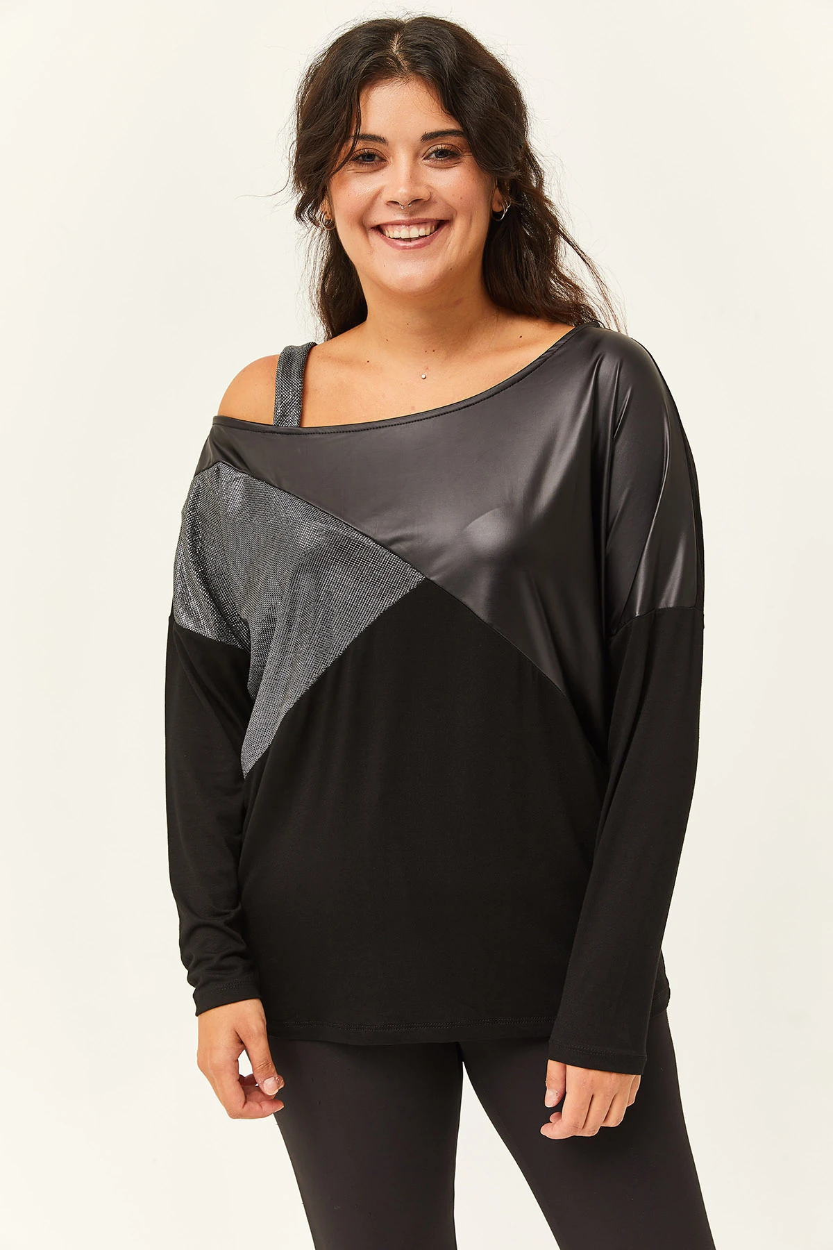 Kadın Büyük Beden Deri Garnili Asimetrik Yaka Bluz - Siyah