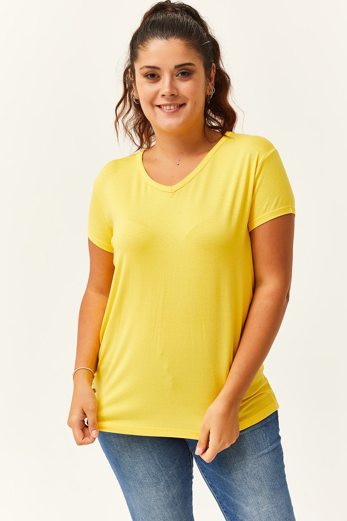 Kadın Büyük Beden V Yaka Basic Kısa Kollu T-Shirt - Sarı