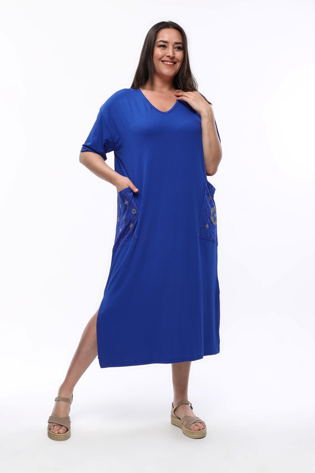 Kadın Büyük Beden Cepleri Taş Basılı V Yaka Midi Elbise - Mavi