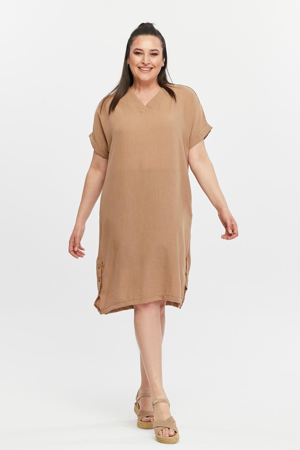 Kadın Büyük Beden Düğme Detaylı Keten Elbise - Vizon