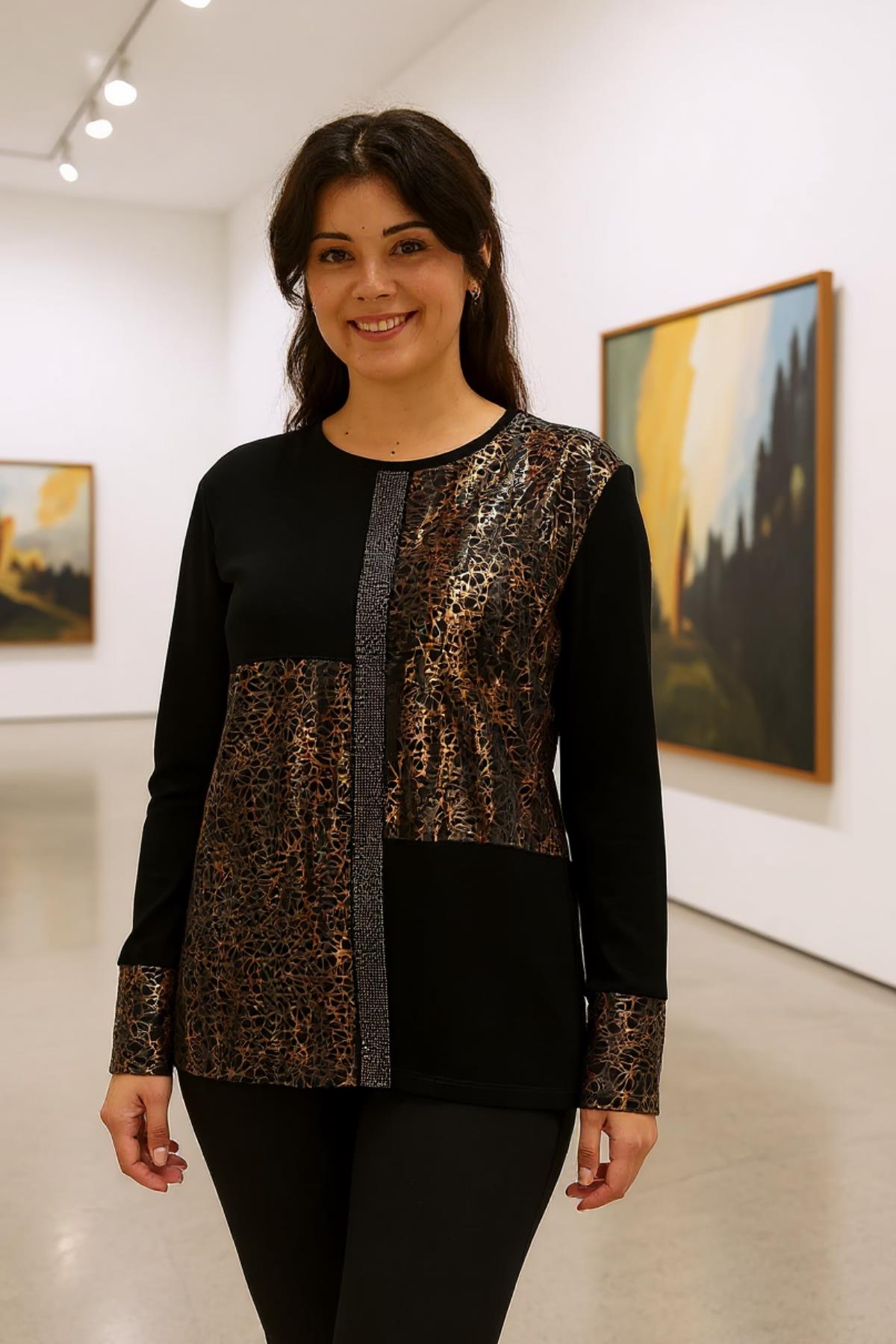 Kadın Büyük Beden Taş ve Deri Baskı Detaylı Siyah Bluz