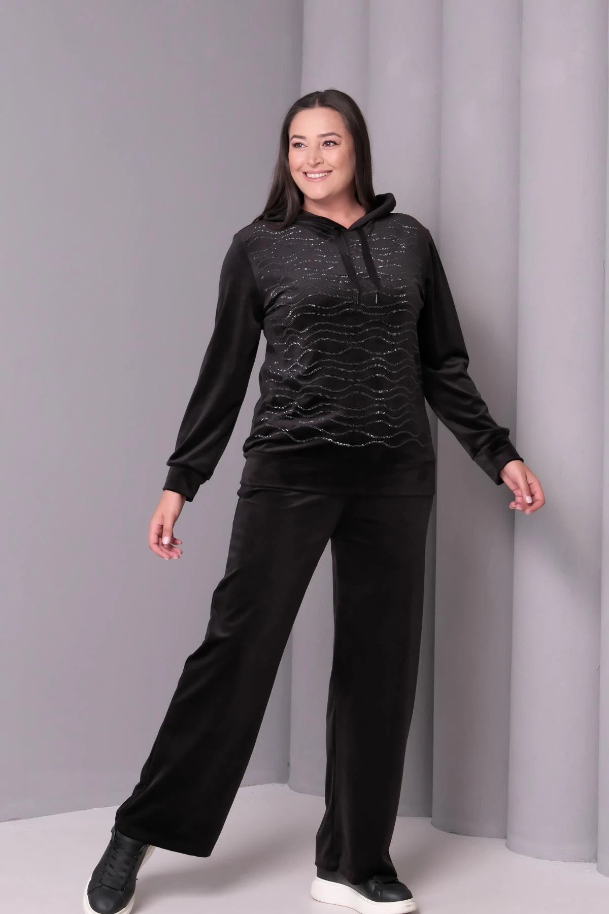 Kadın Büyük Beden Kadife Doğal Taş Görünümlü Siyah Eşofman Takımı - Siyah