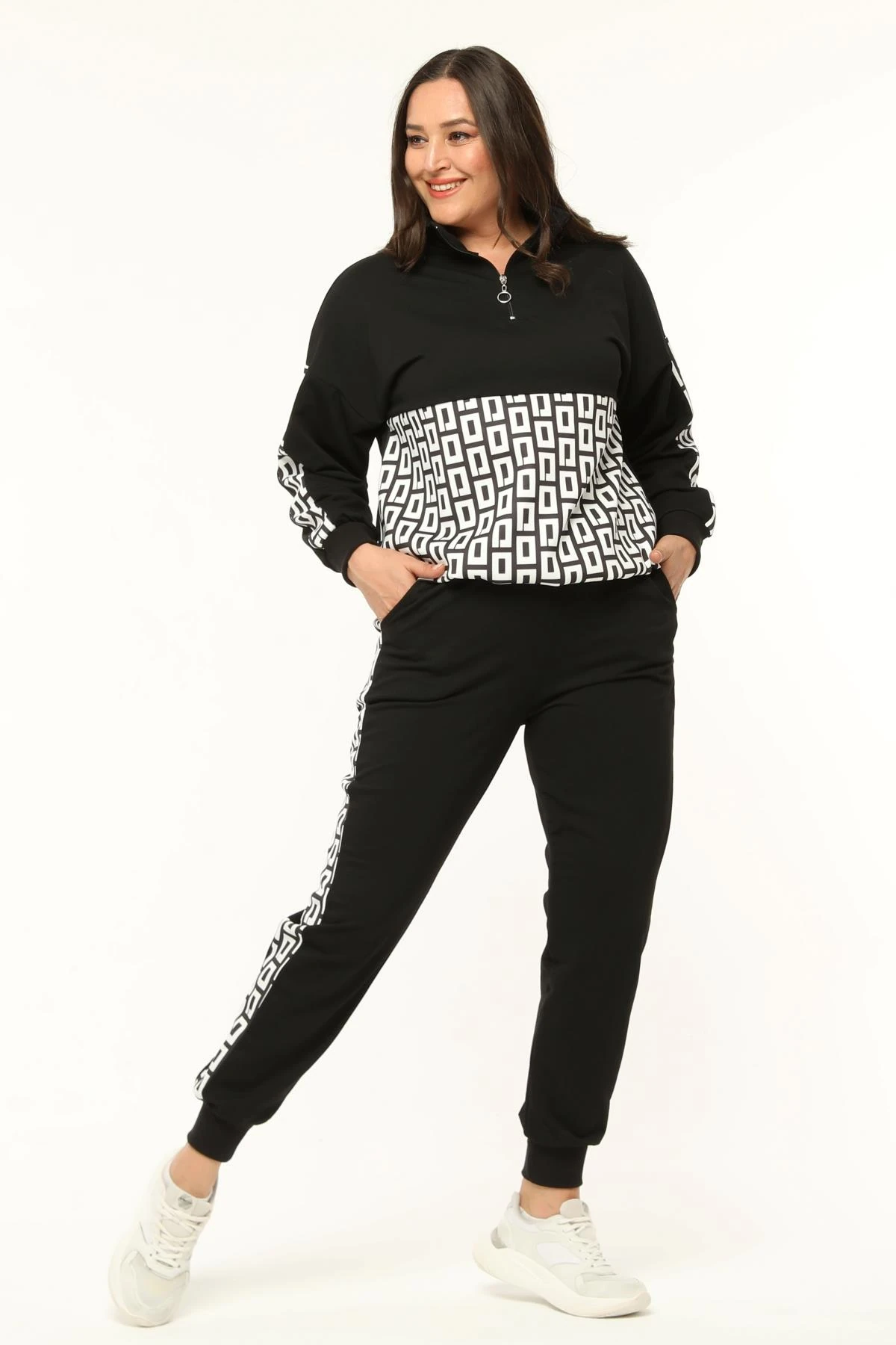 Kadın Büyük Beden Geometrik Baskılı Yarım Balıkçı Fermuarlı Eşofman Takımı - Siyah