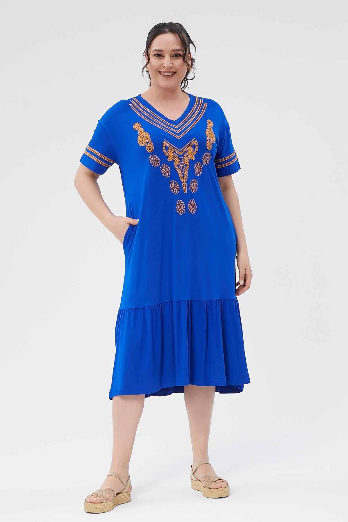 Kadın Büyük Beden Pileli Nakış Detay Elbise - Mavi