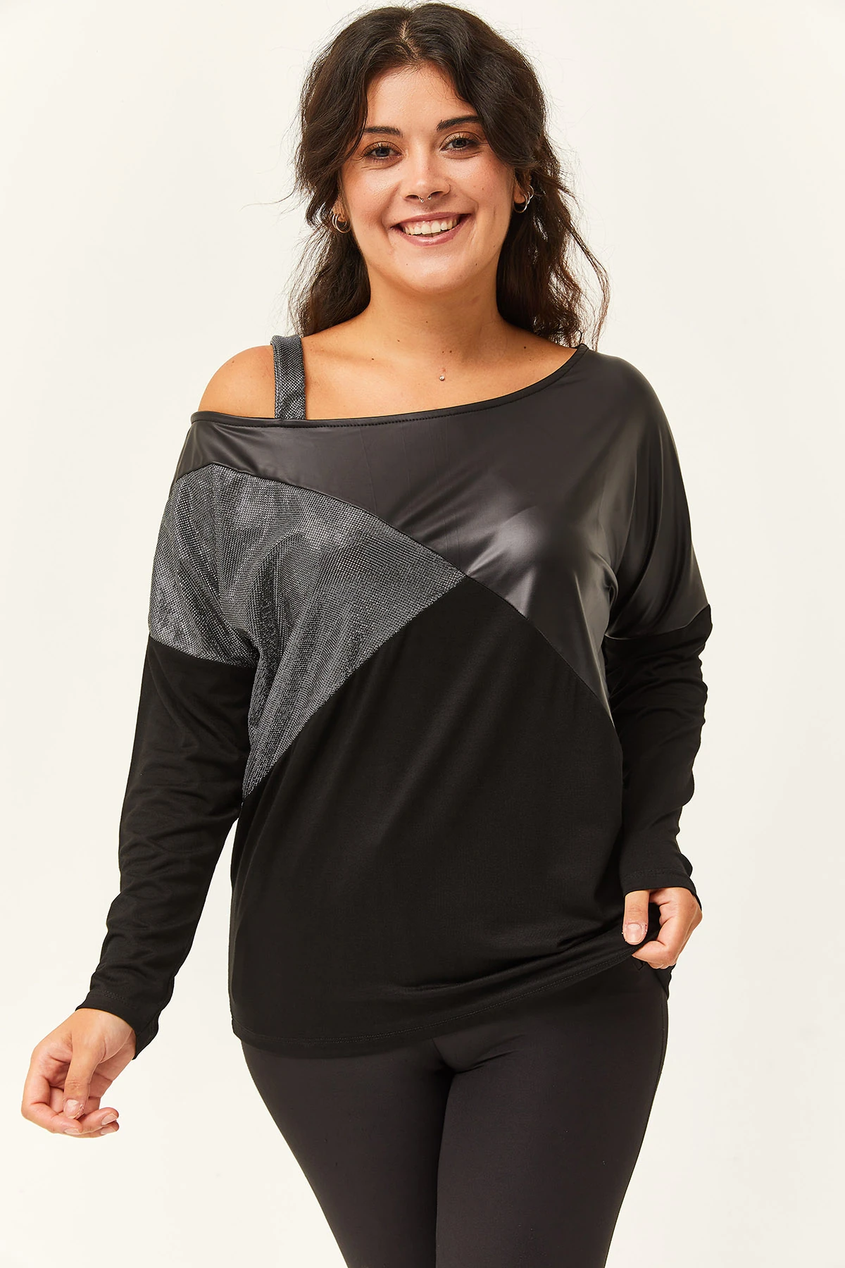 Kadın Büyük Beden Deri Garnili Asimetrik Yaka Bluz - Siyah