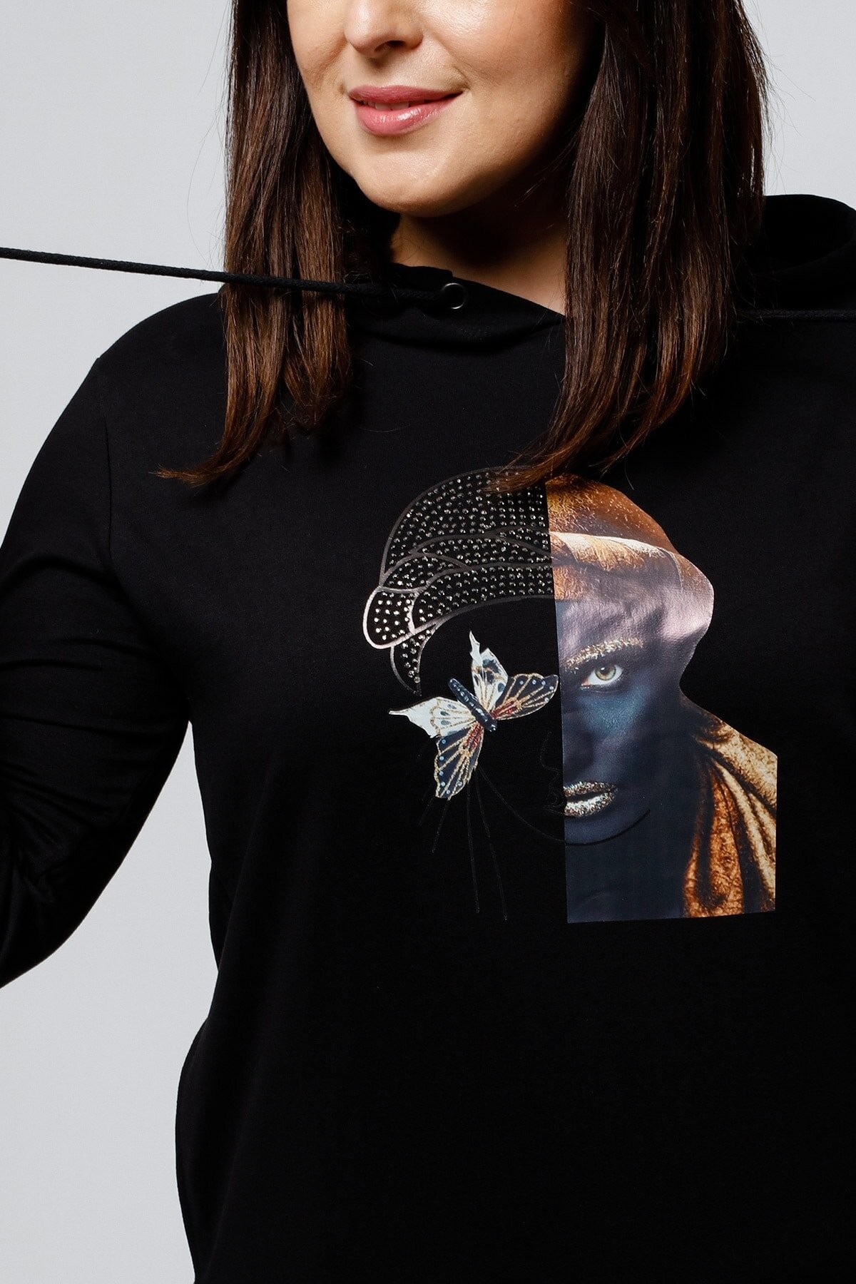 Kadın Büyük Beden Önü Taşlı Resim Baskılı Cepli Ve Kapüşonlu Sweatshirt