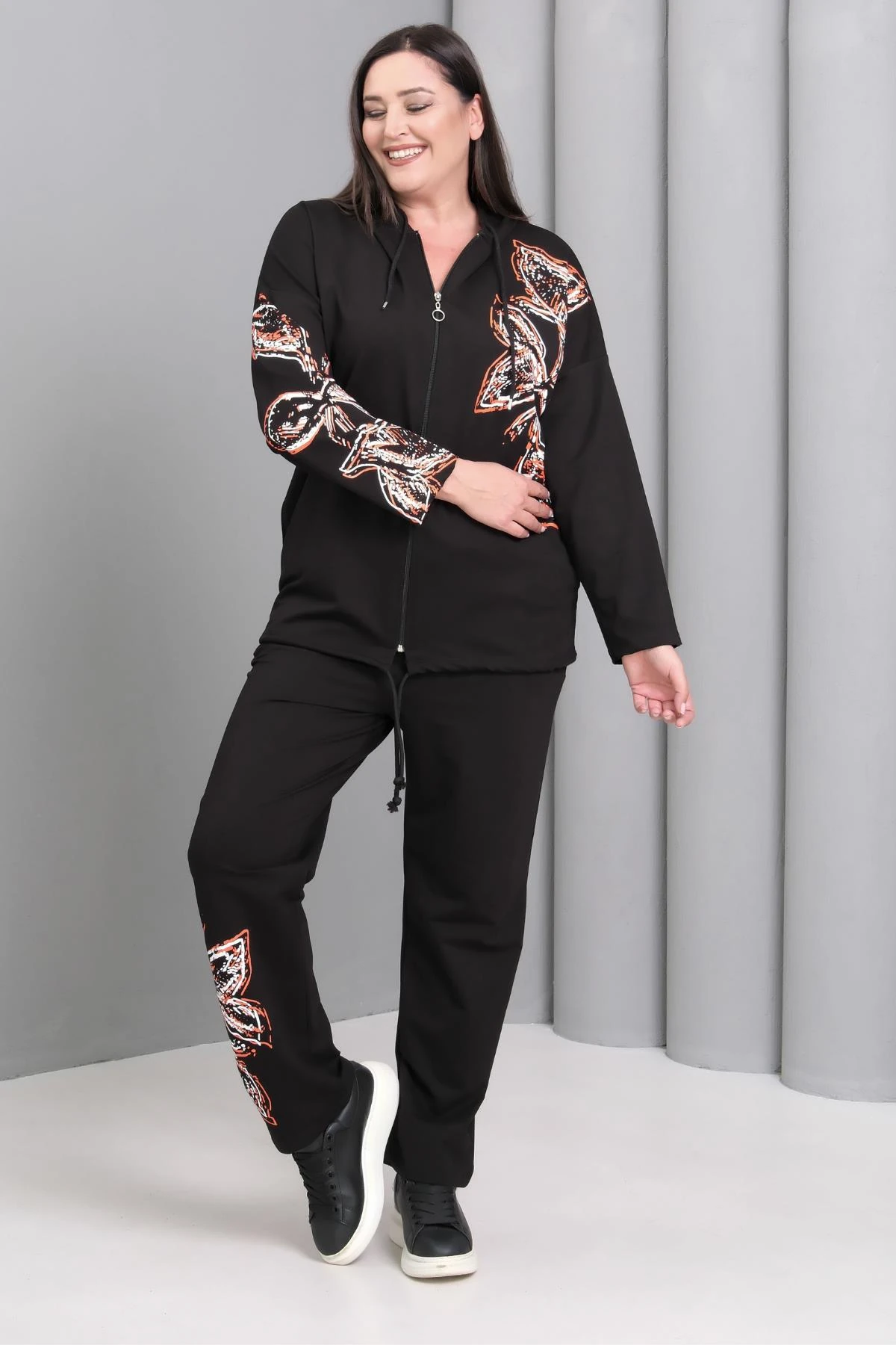 Kadın Büyük Beden Baskılı Fermuarlı Siyah Eşofman Takımı