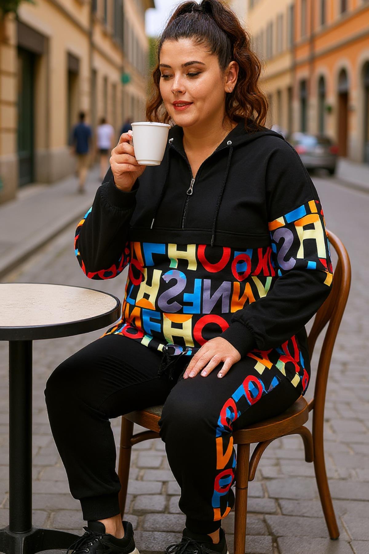 Kadın Büyük Beden Renkli Harf Desenli Eşofman Takımı