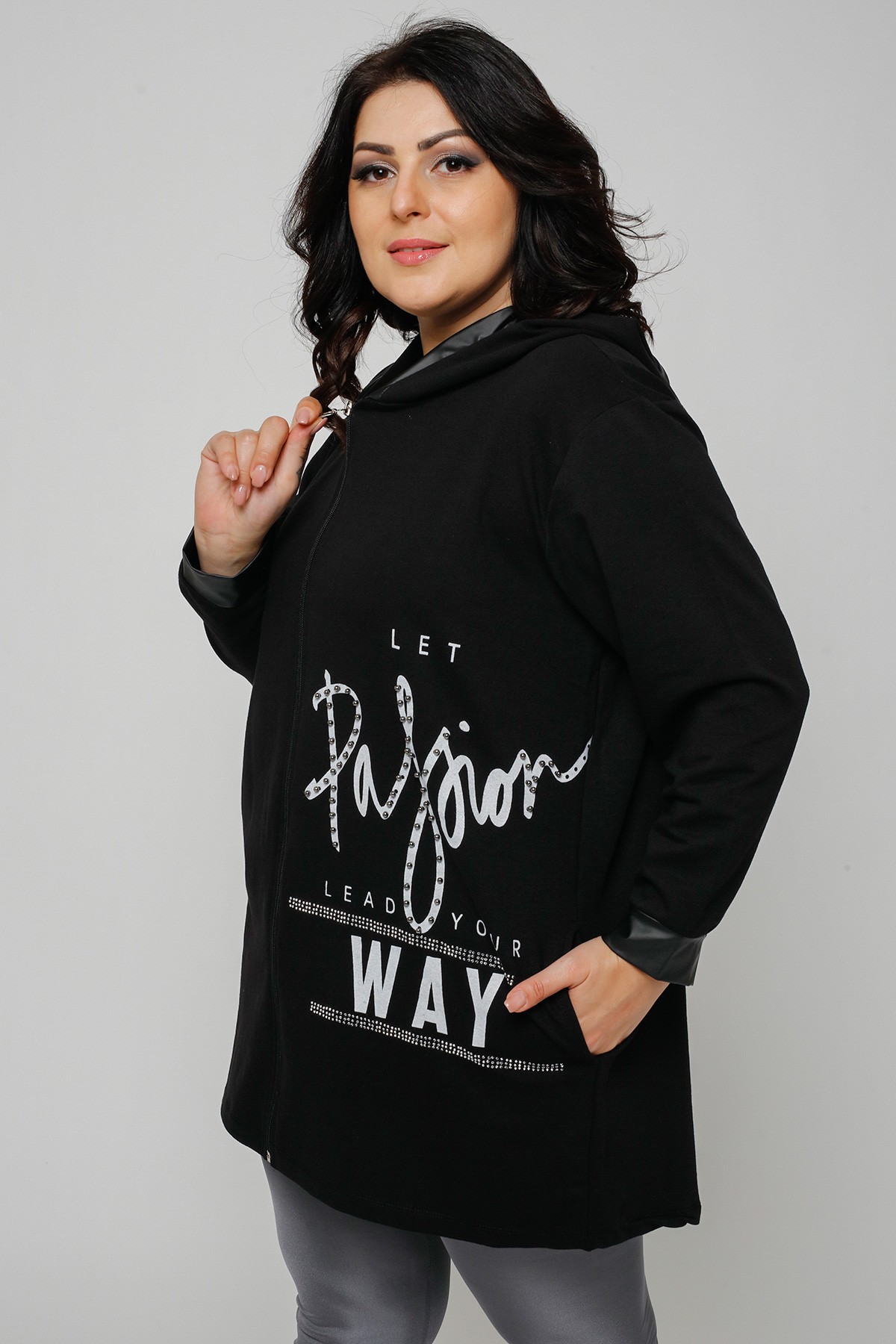 Kadın Büyük Beden Deri Garnili Ve Boncuklu Fermuarlı Sweatshirt