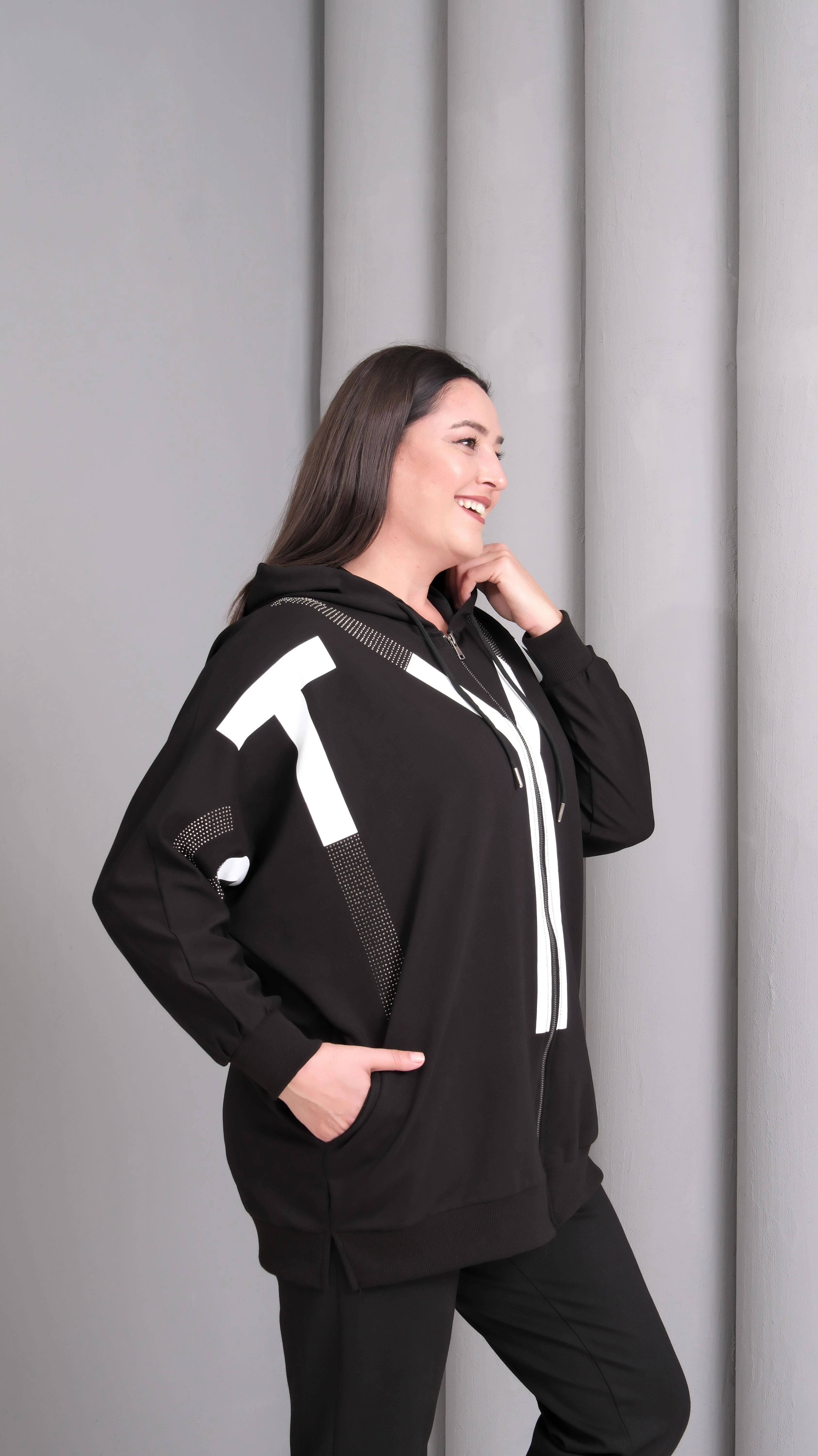 Kadın Büyük Beden Çizgili Taş Baskılı Fermuarlı Sweatshirt - Siyah