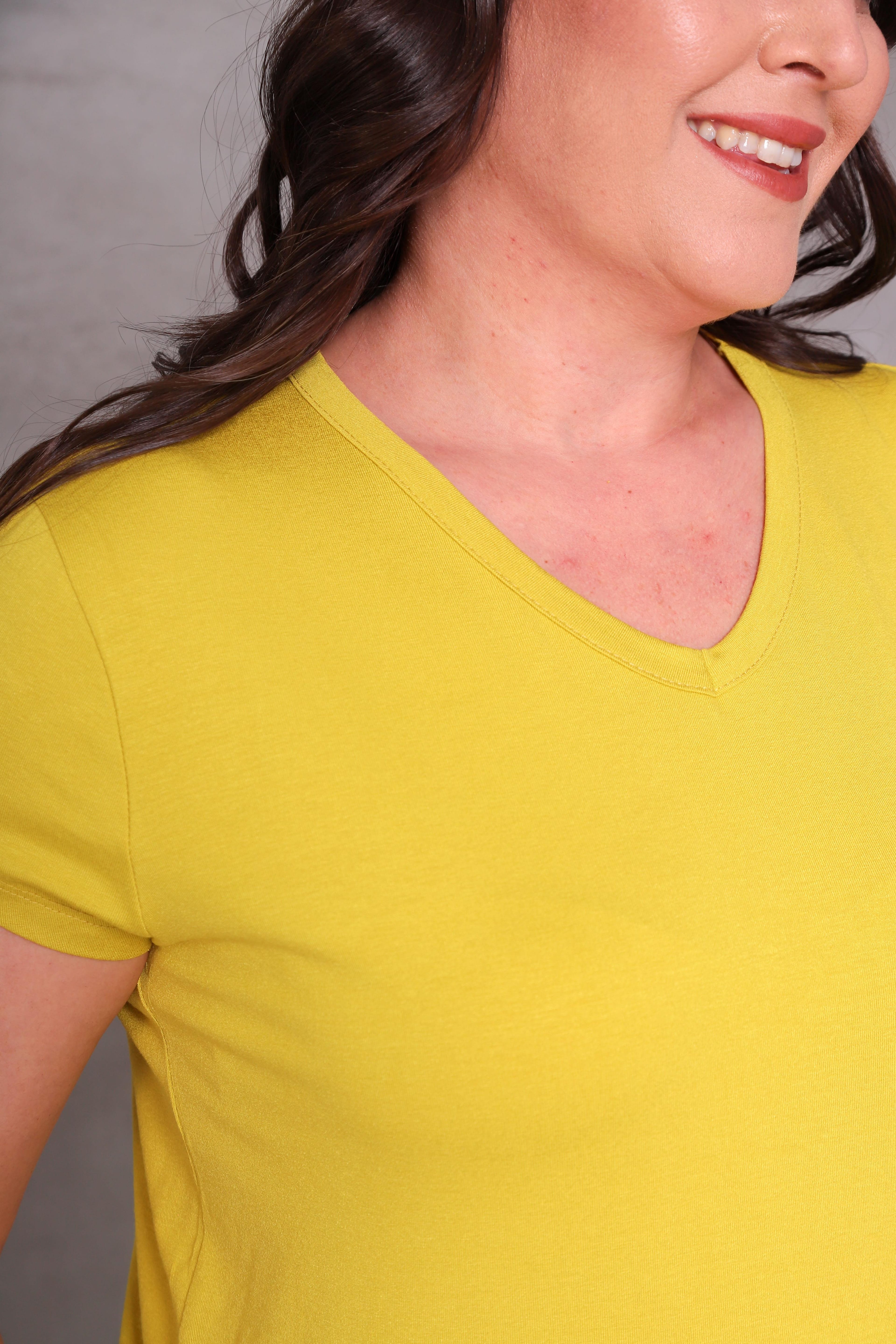 Kadın Büyük Beden V Yaka Basic Kısa Kollu T-Shirt - Beyaz-Sarı