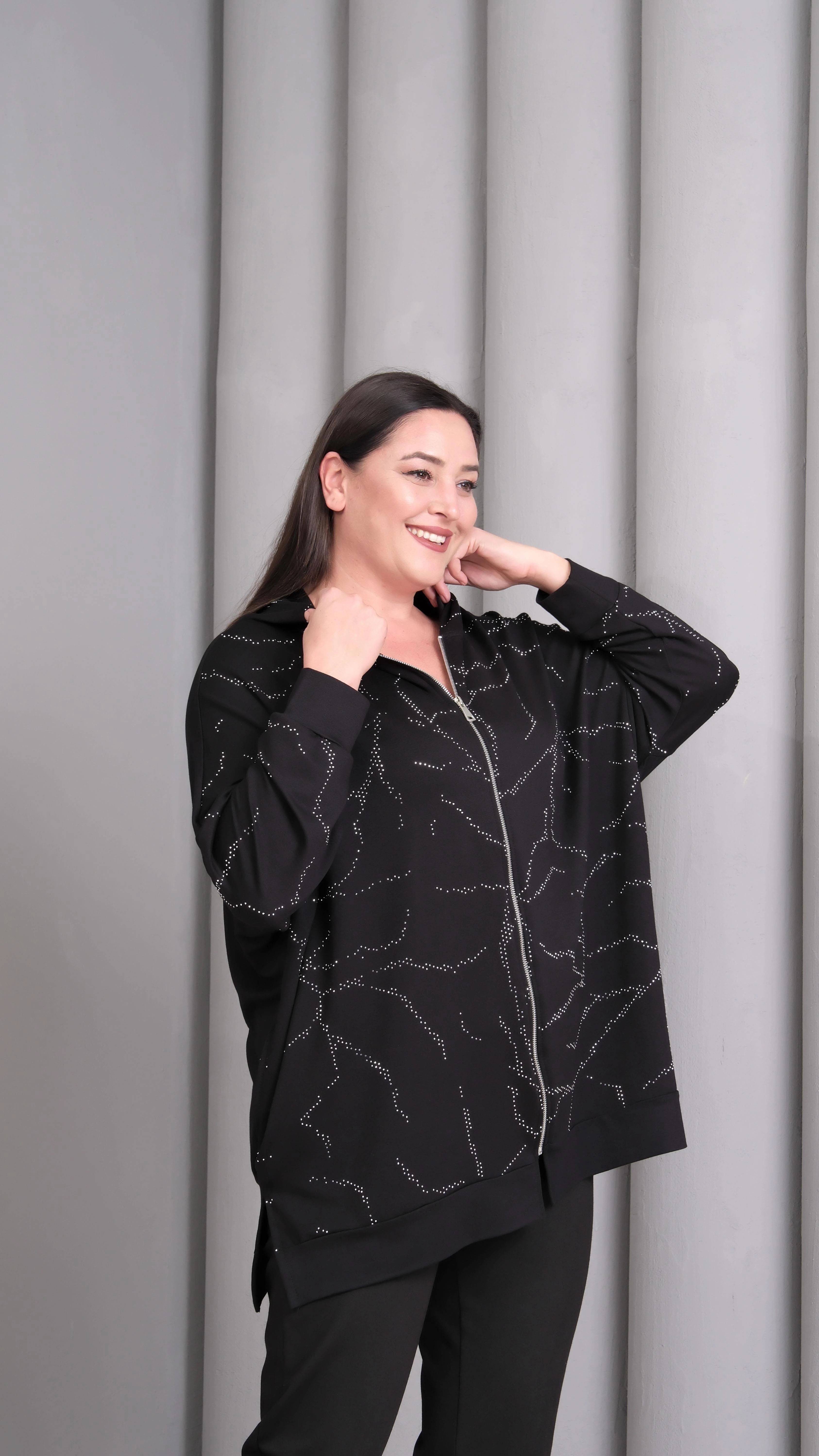 Kadın Büyük Beden Kapüşonlu Siyah Sweatshirt - Siyah