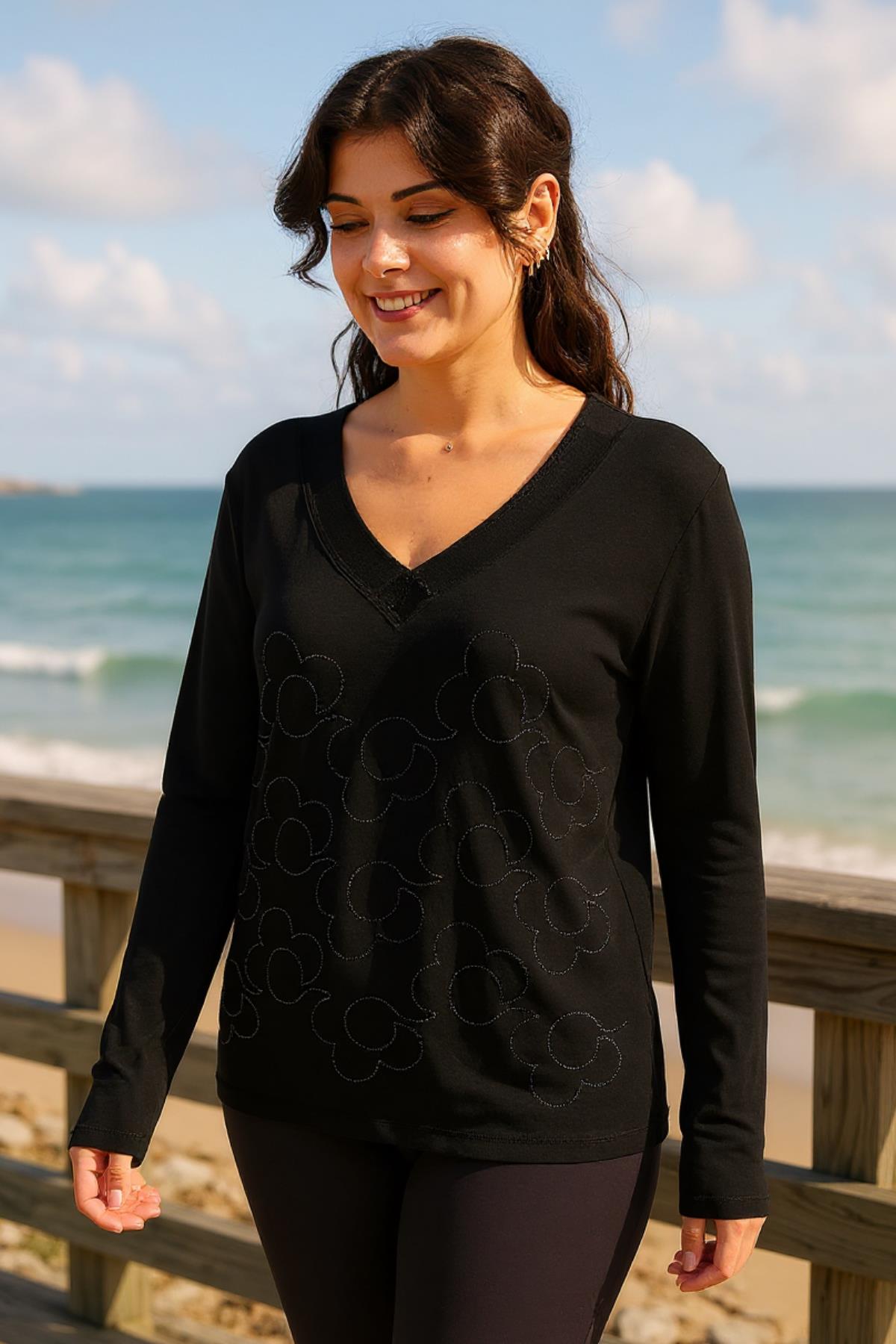 Kadın Büyük Beden Çiçek Desen Taş Baskılı Bluz - Siyah