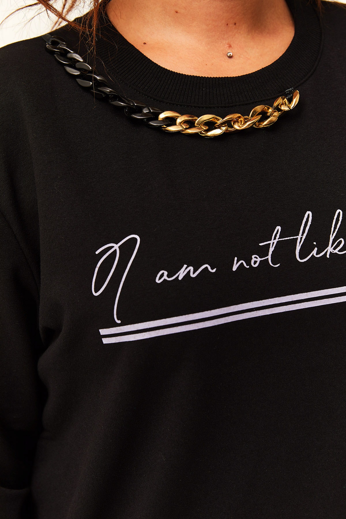 Kadın Büyük Beden Yaka Zincir Detaylı Yazılı Siyah Sweatshirt