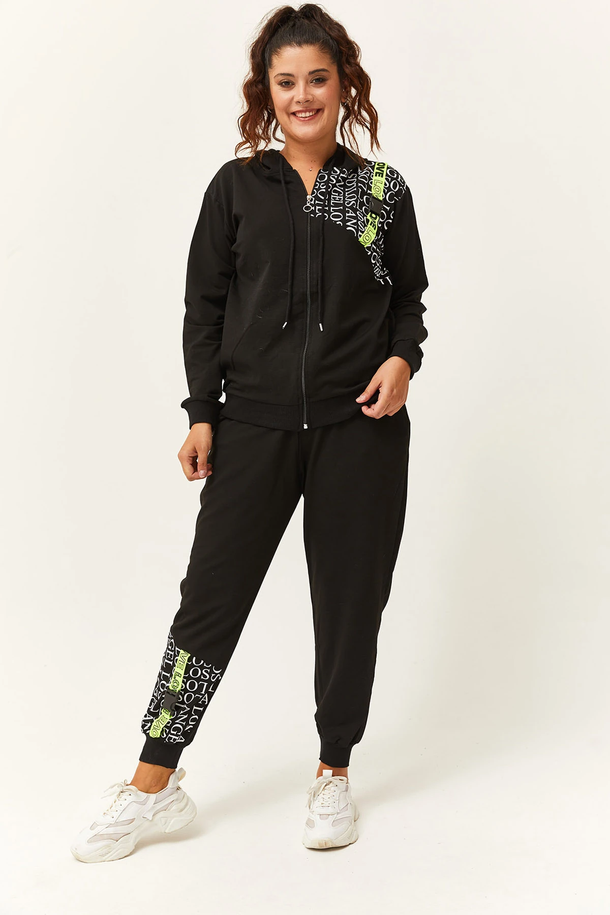 Kadın Büyük Beden Neon Bant Detaylı Yazılı Eşofman Takımı - Siyah