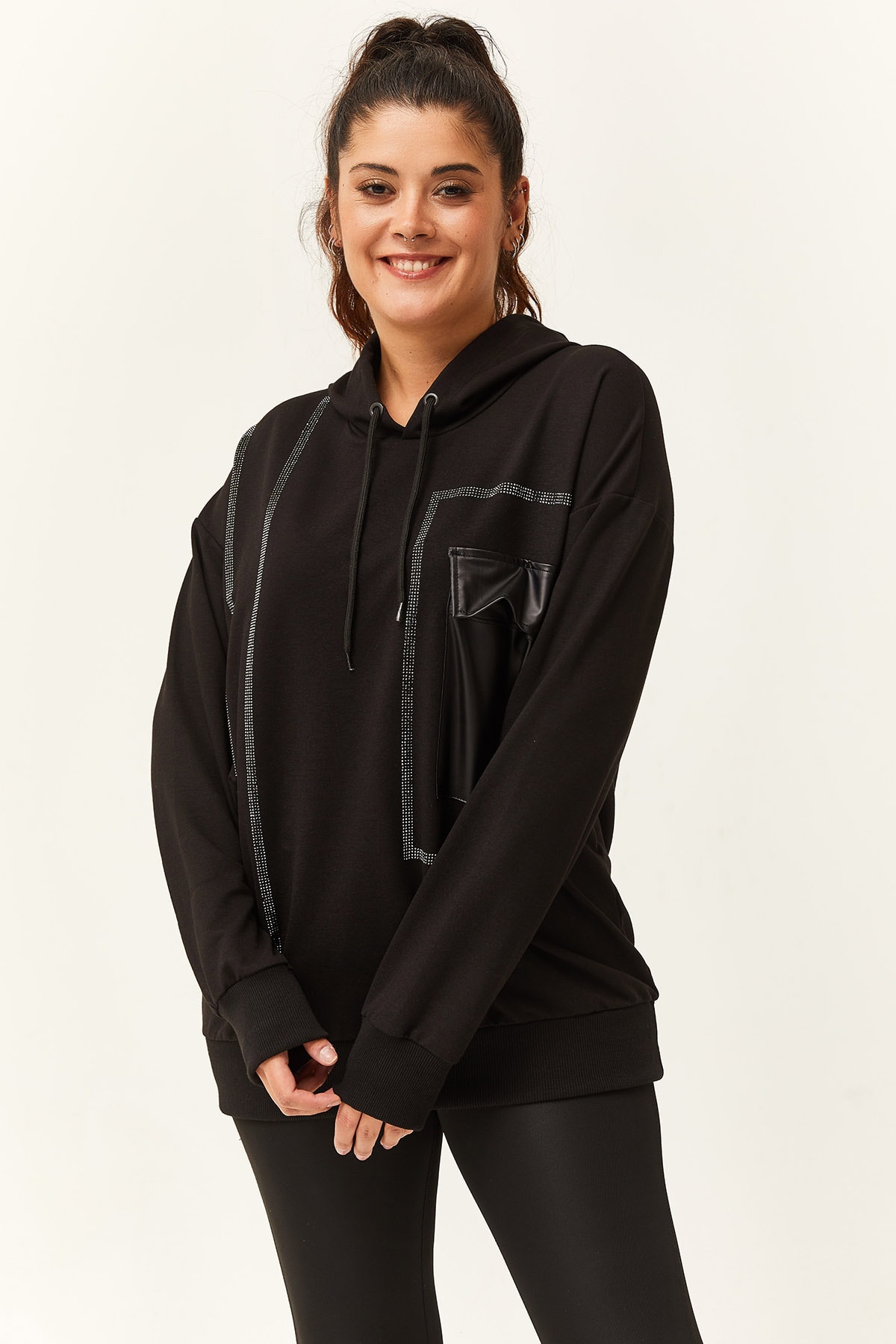 Kadın Büyük Beden Deri Cep Detaylı Taş İşlemeli Sweatshirt - Siyah