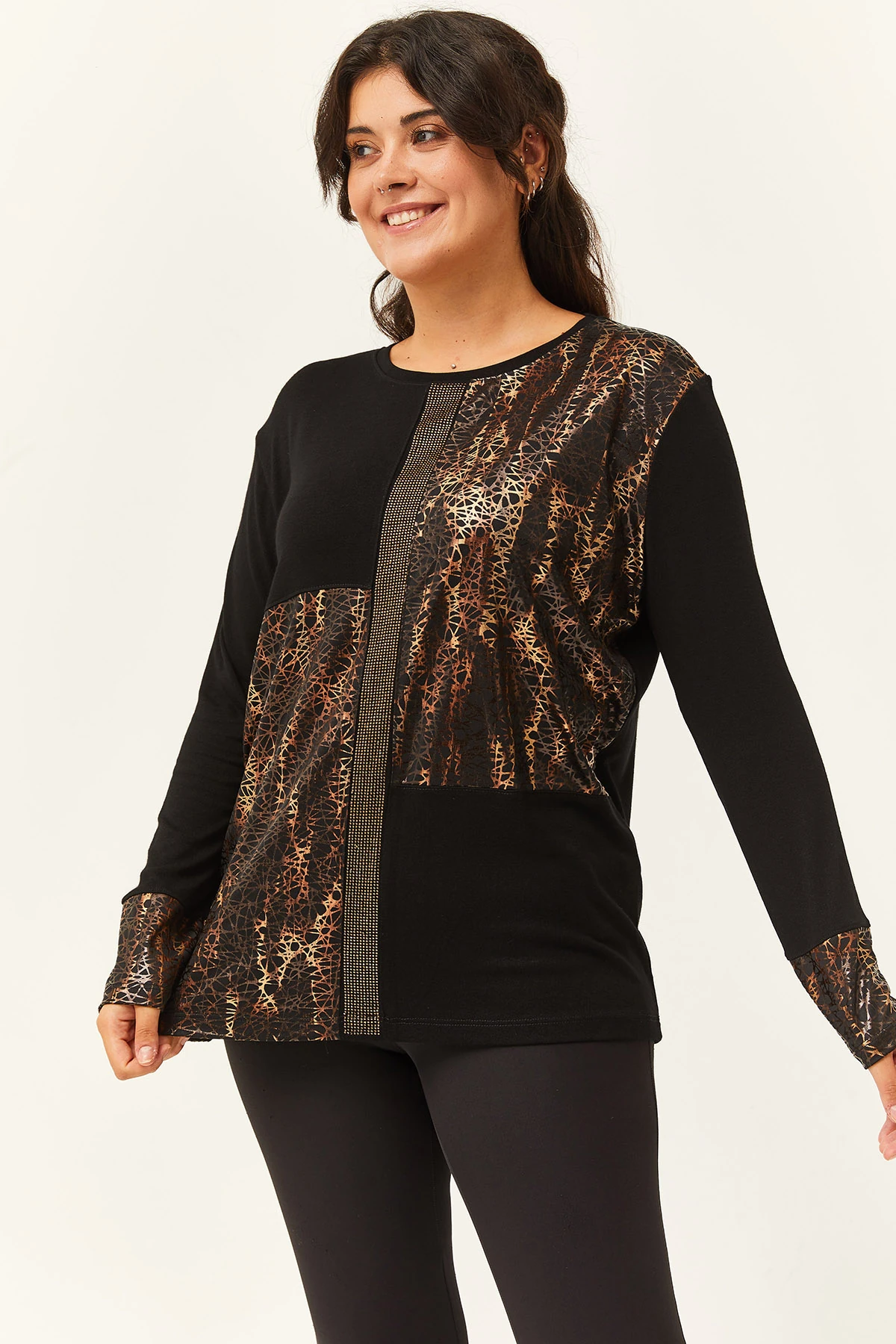 Kadın Büyük Beden Taş ve Deri Baskı Detaylı Siyah Bluz - Siyah