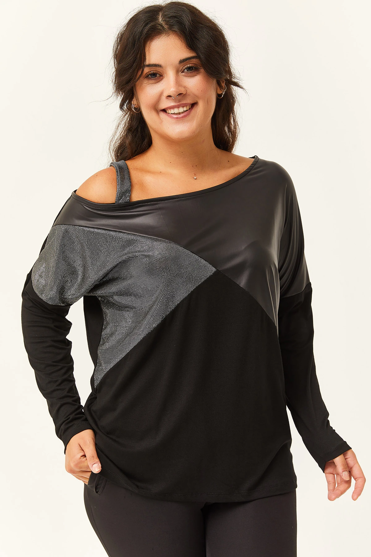 Kadın Büyük Beden Deri Garnili Asimetrik Yaka Bluz - Siyah