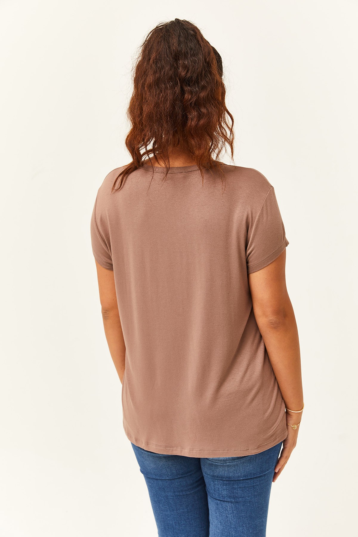 Kadın Büyük Beden V Yaka Basic Kısa Kollu T-Shirt - Vizon