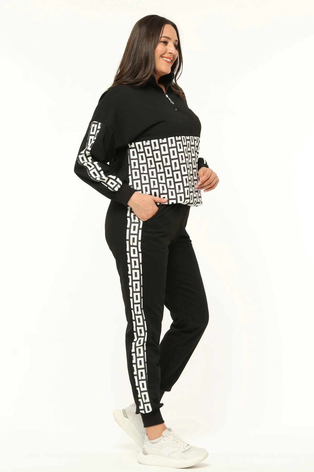 Kadın Büyük Beden Geometrik Baskılı Yarım Balıkçı Fermuarlı Eşofman Takımı - Siyah