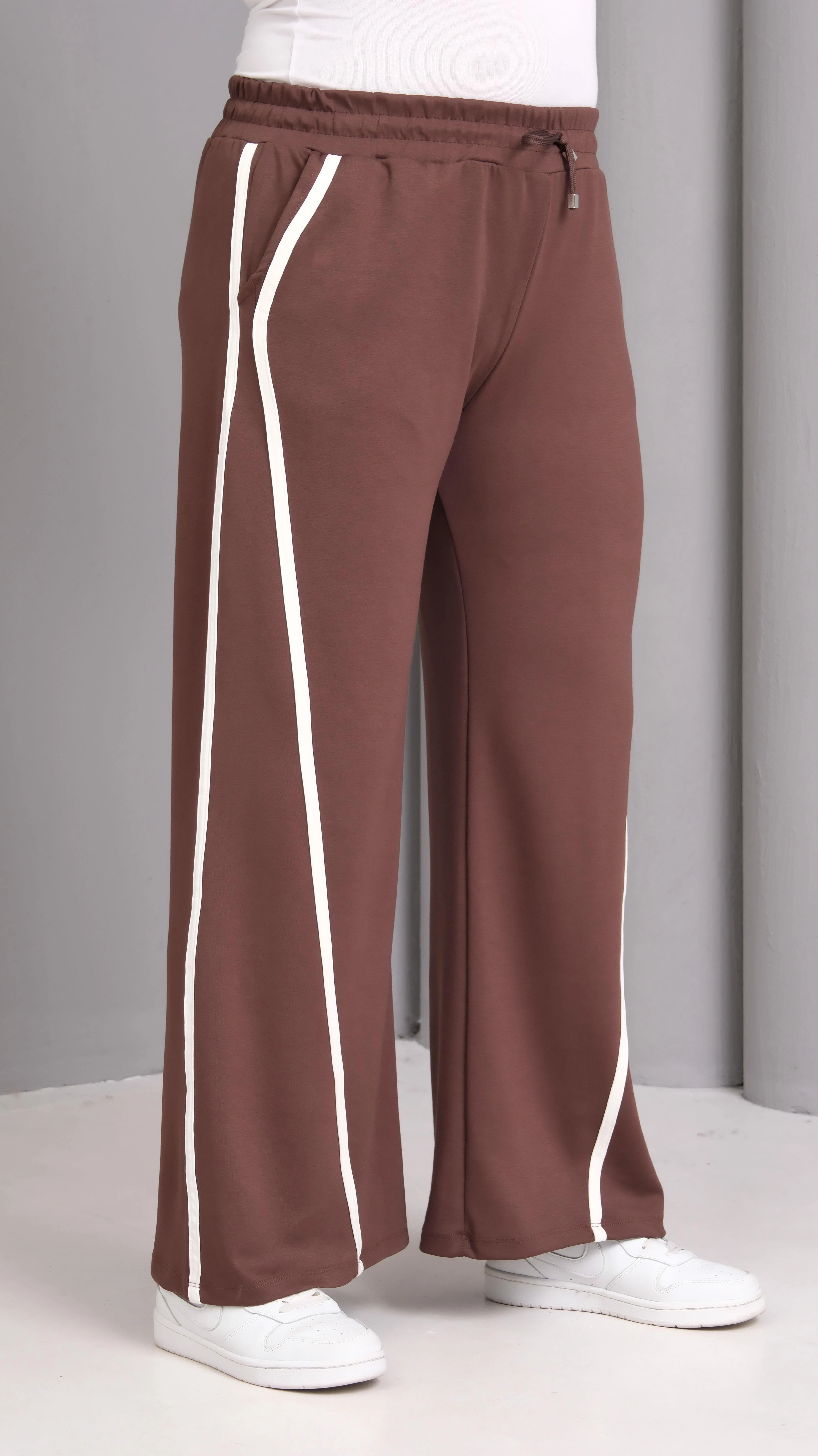 Kadın Büyük Beden Ekstra Rahat Kalıp Çizgili Eşofman Altı - Kahverengi