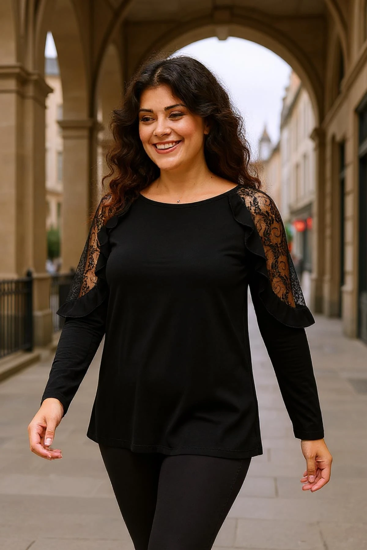 Kadın Büyük Beden Kol Fırfırlı Transparan Detaylı Bluz - Siyah