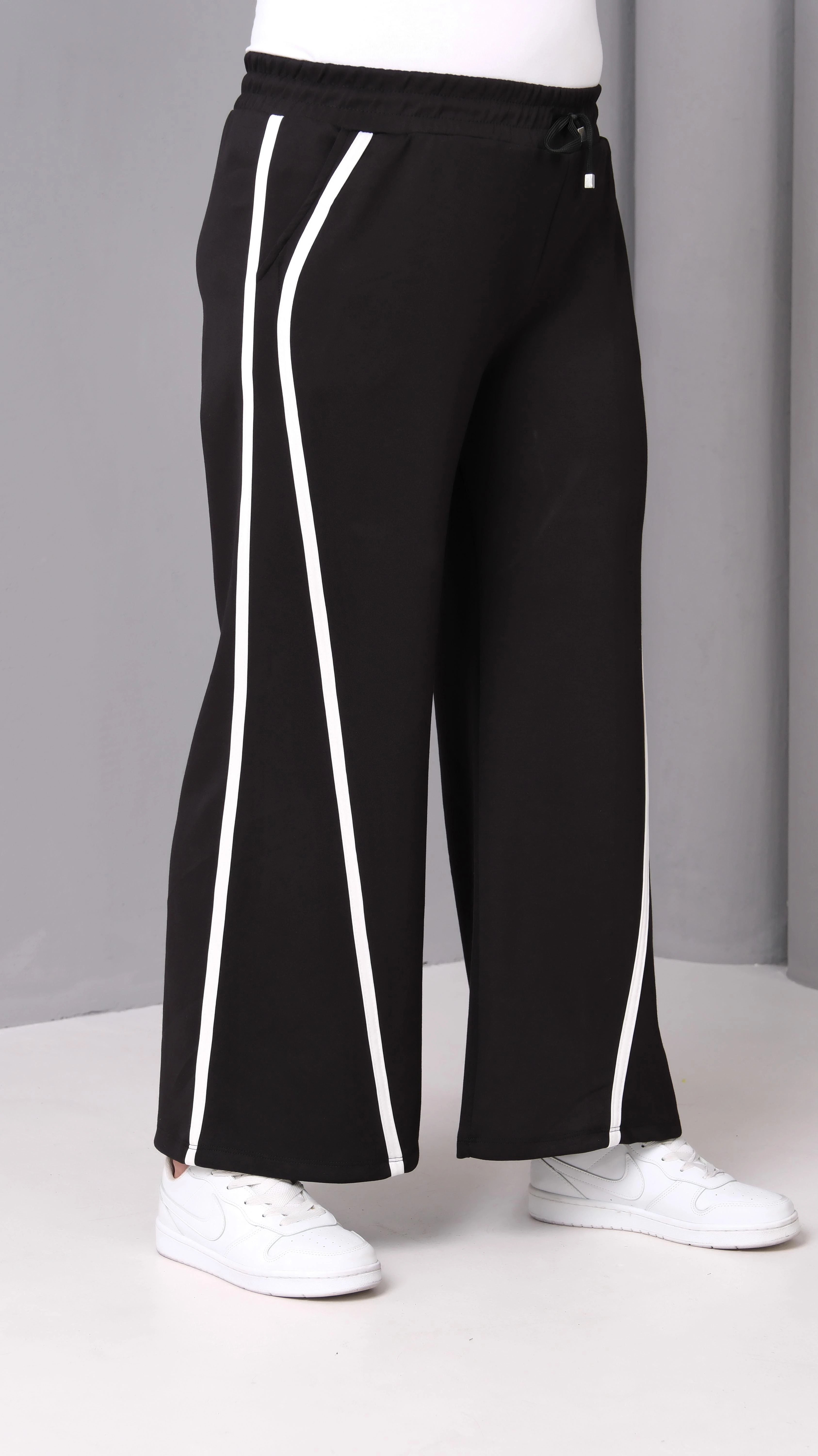 Kadın Büyük Beden Ekstra Rahat Kalıp Çizgili Eşofman Altı - Siyah