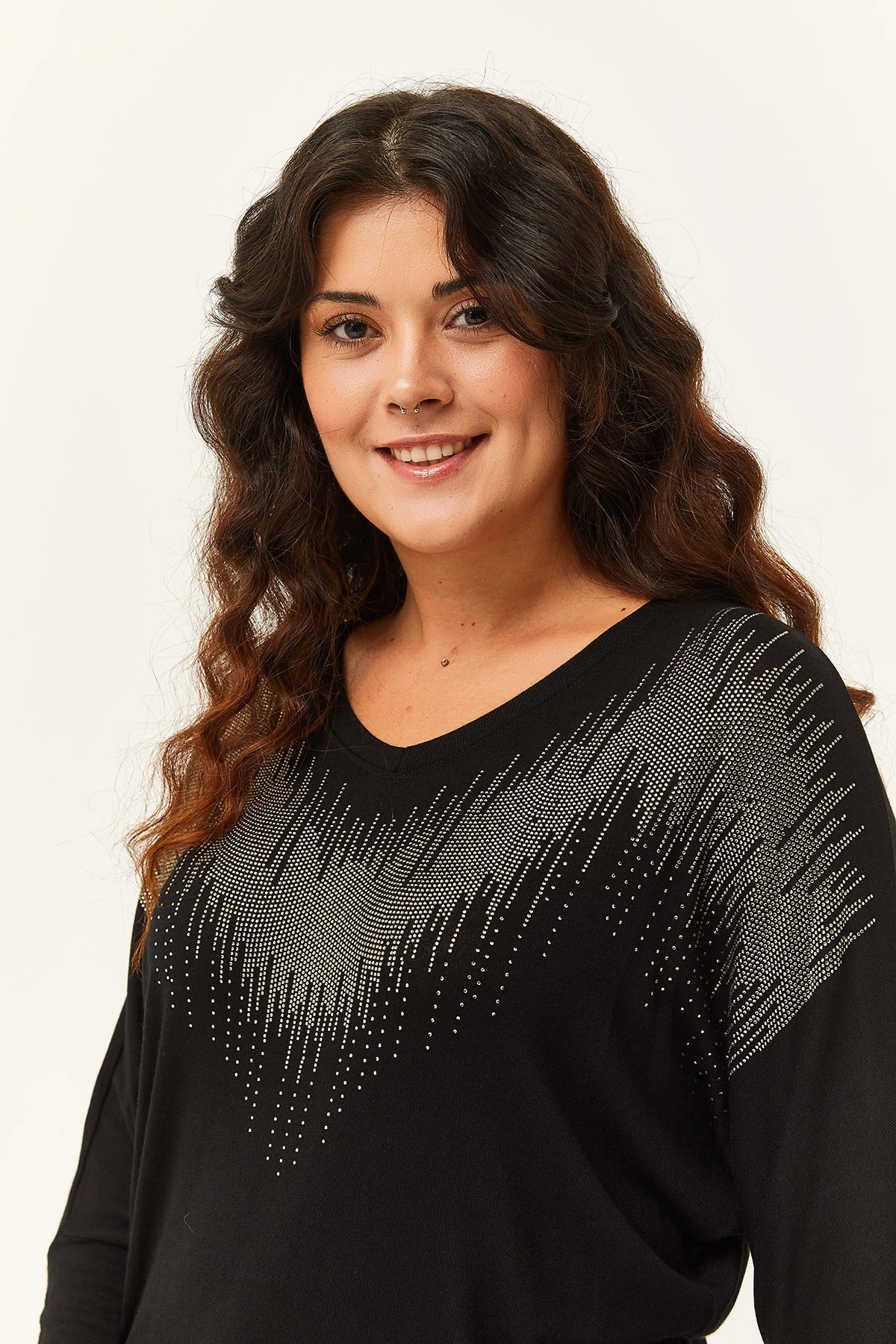 Kadın Büyük Beden Yaka Gri Taş İşlemeli Bluz - Siyah