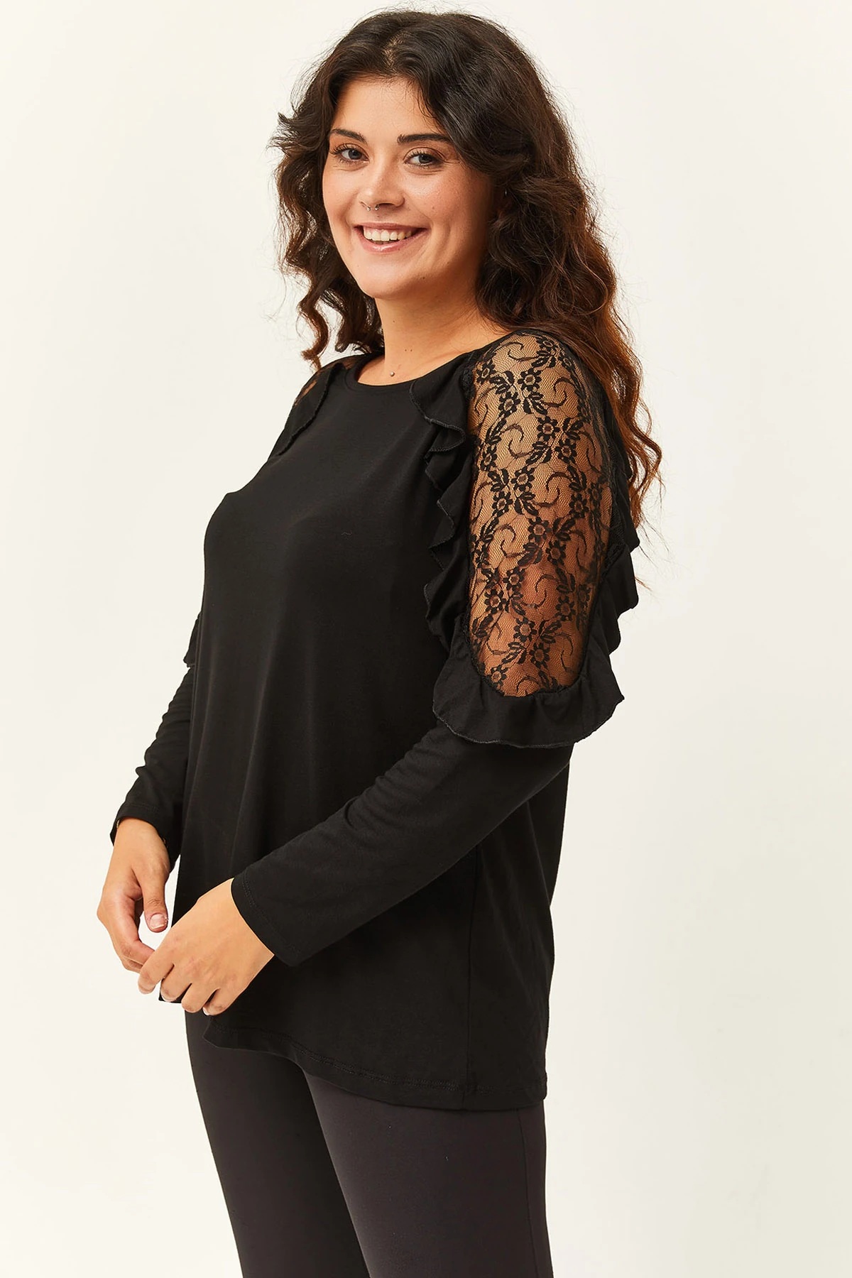 Kadın Büyük Beden Kol Fırfırlı Transparan Detaylı Bluz - Siyah