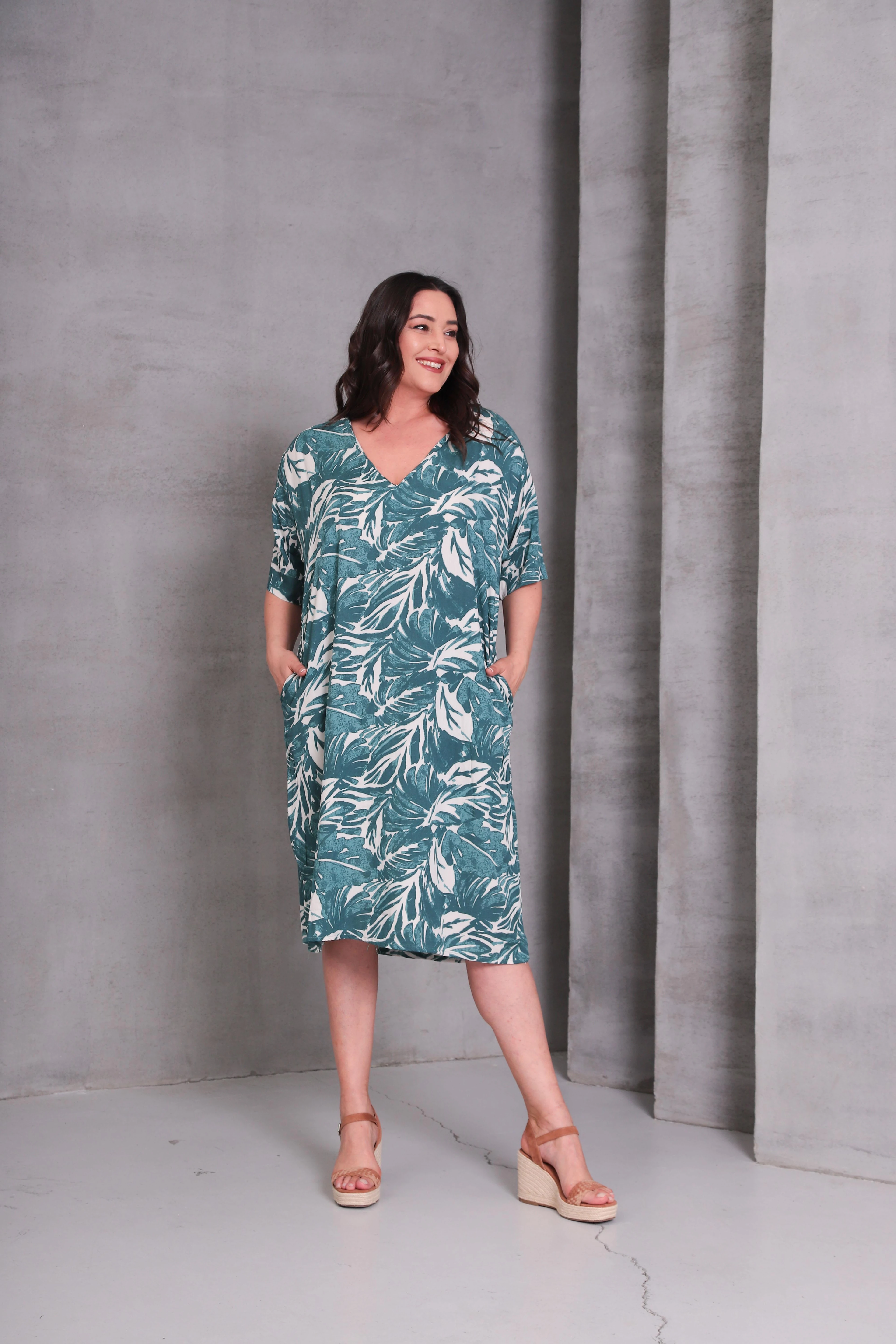 Kadın Büyük Beden Kendinden Desenli Dokuma Elbise - Yeşil