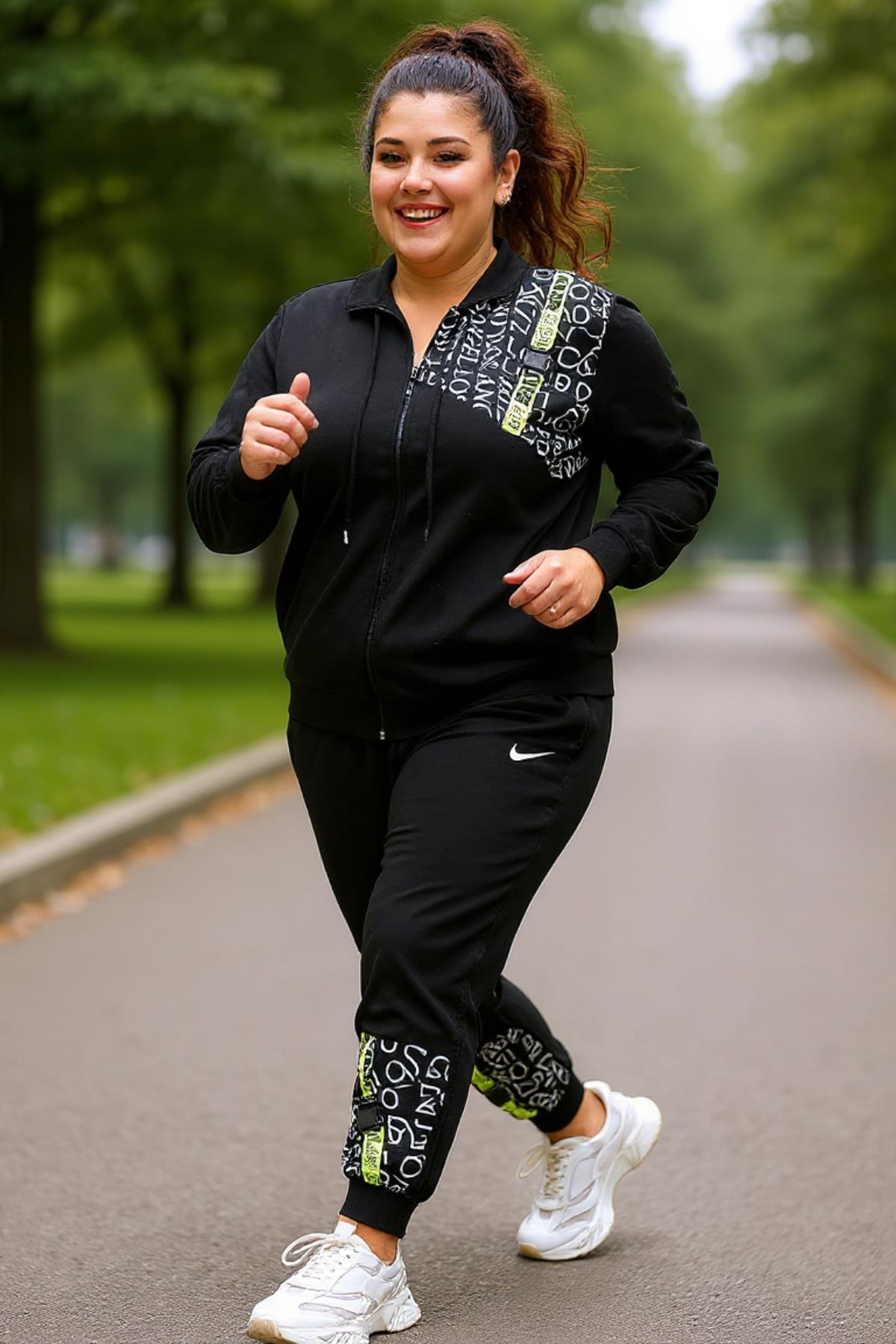 Kadın Büyük Beden Neon Bant Detaylı Yazılı Eşofman Takımı - Siyah