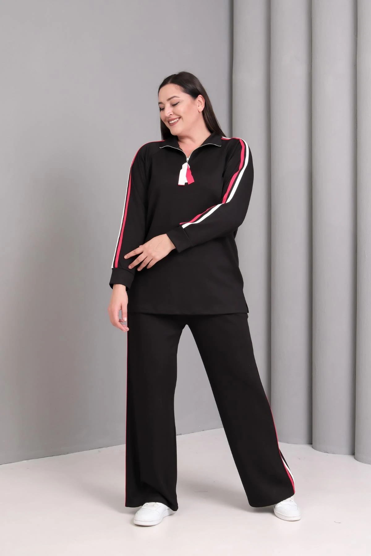 Kadın Büyük Beden Kırmızı Şerit Detay Sho Kumaş Siyah Eşofman Takımı - Siyah