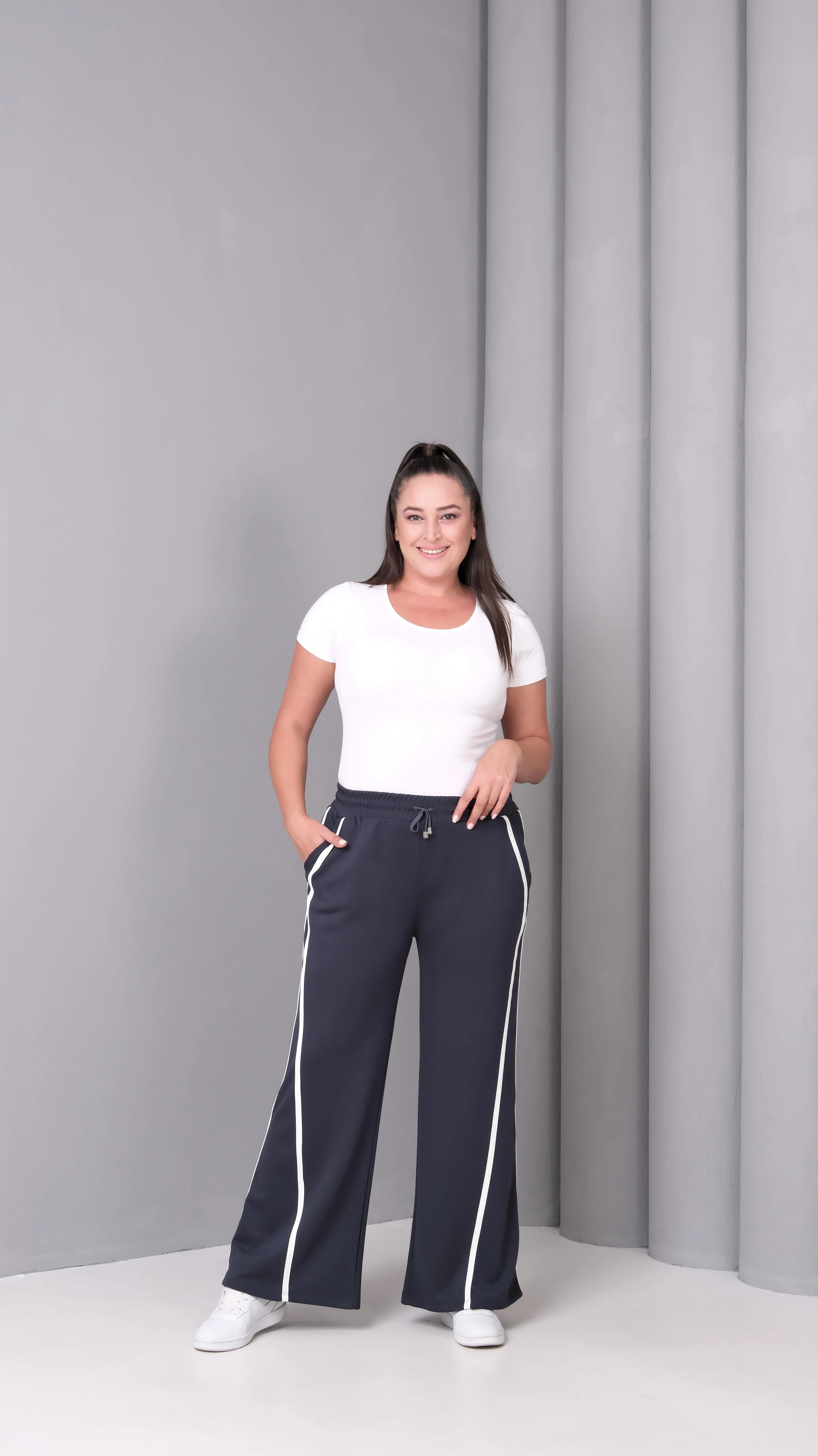 Kadın Büyük Beden Ekstra Rahat Kalıp Çizgili Eşofman Altı - Füme